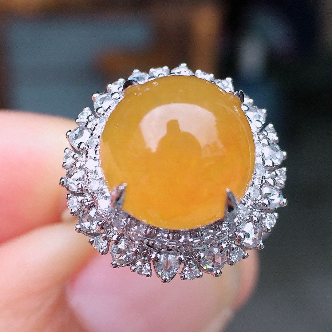 黄翡蛋面戒指，18k金豪华镶嵌，种水超好，玉质细腻