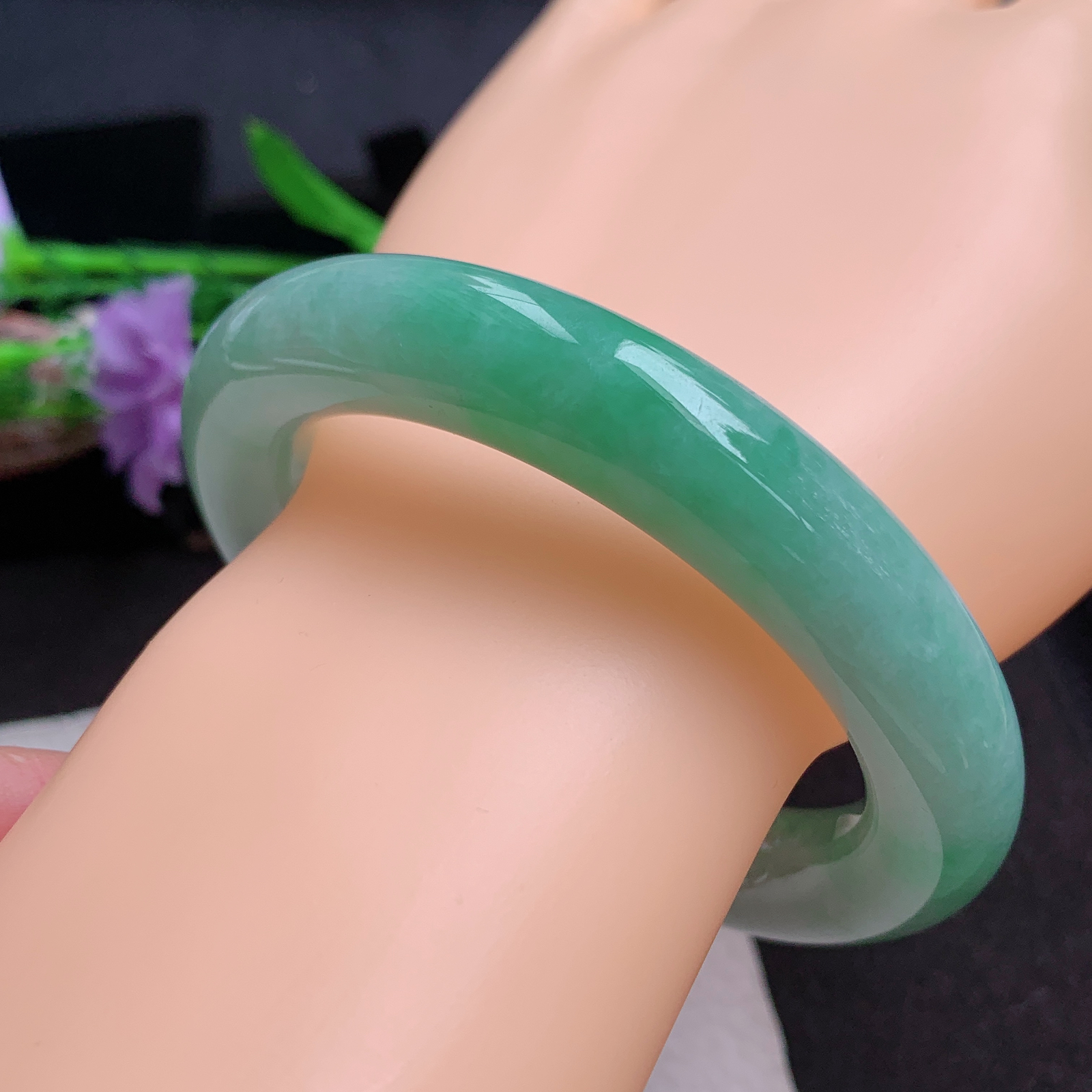 ll甜美大气款56.5*12.3*11.5胖圆镯 天然缅甸翡翠a货手镯辣绿圆条正圈玉镯子