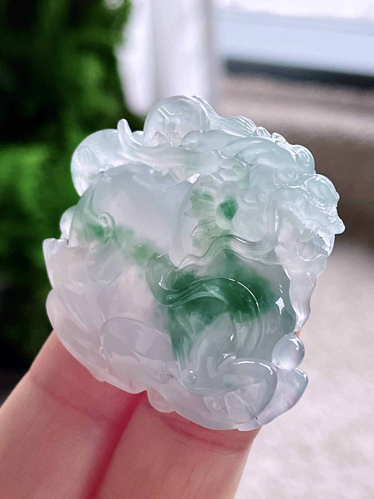 【裸石】冰飘花麒麟吊坠
【说明】缅料 性价比高  
【尺寸】38.8-42-11.7