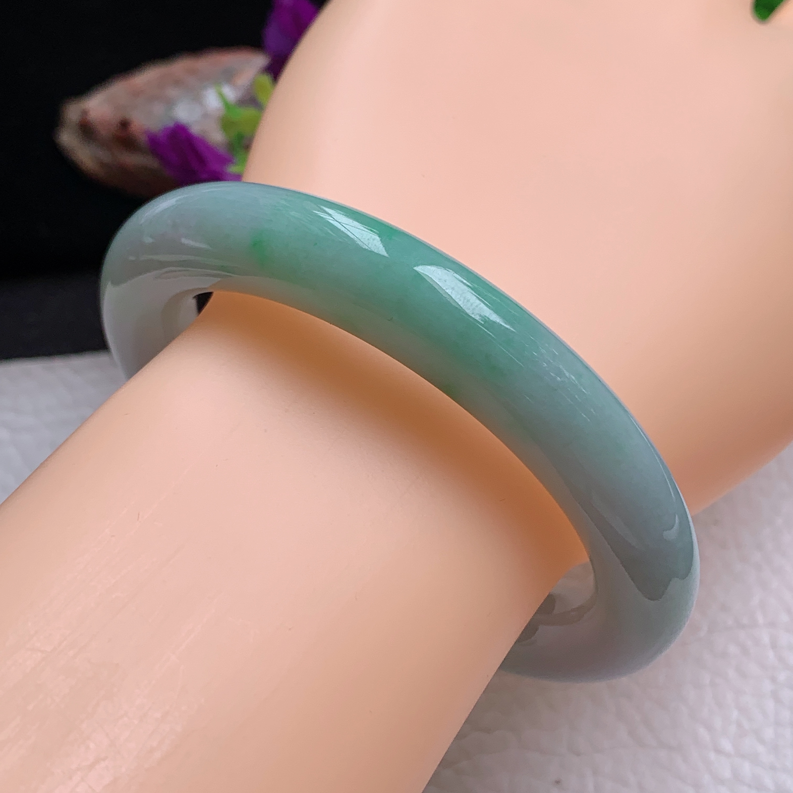 ee实拍56*13*11美人镯 天然缅甸翡翠a货手镯飘绿圆条正圈玉镯子