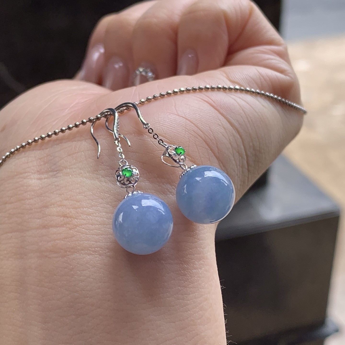 春色转运珠耳坠
独特 真金镶嵌