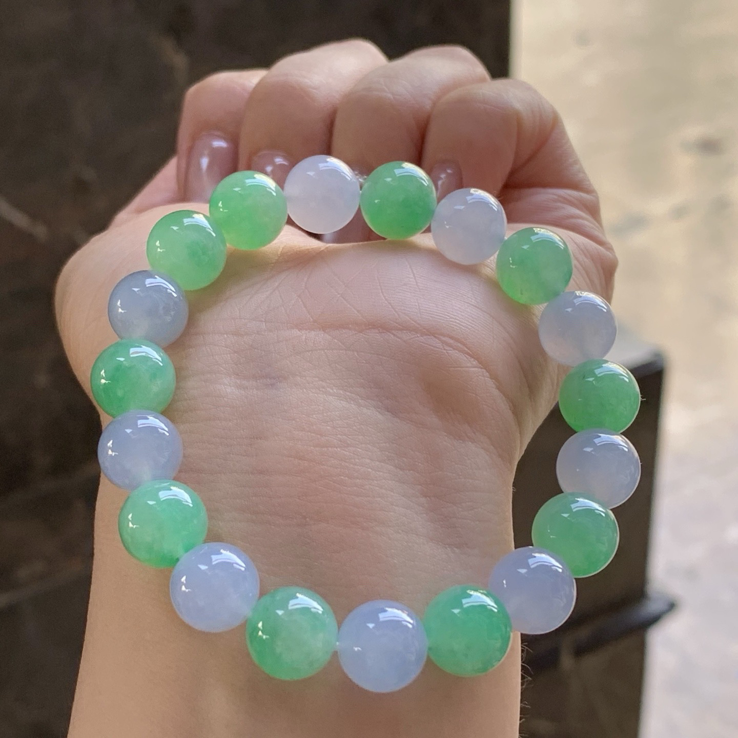 冰种春彩手串
颜色漂亮 种好水足