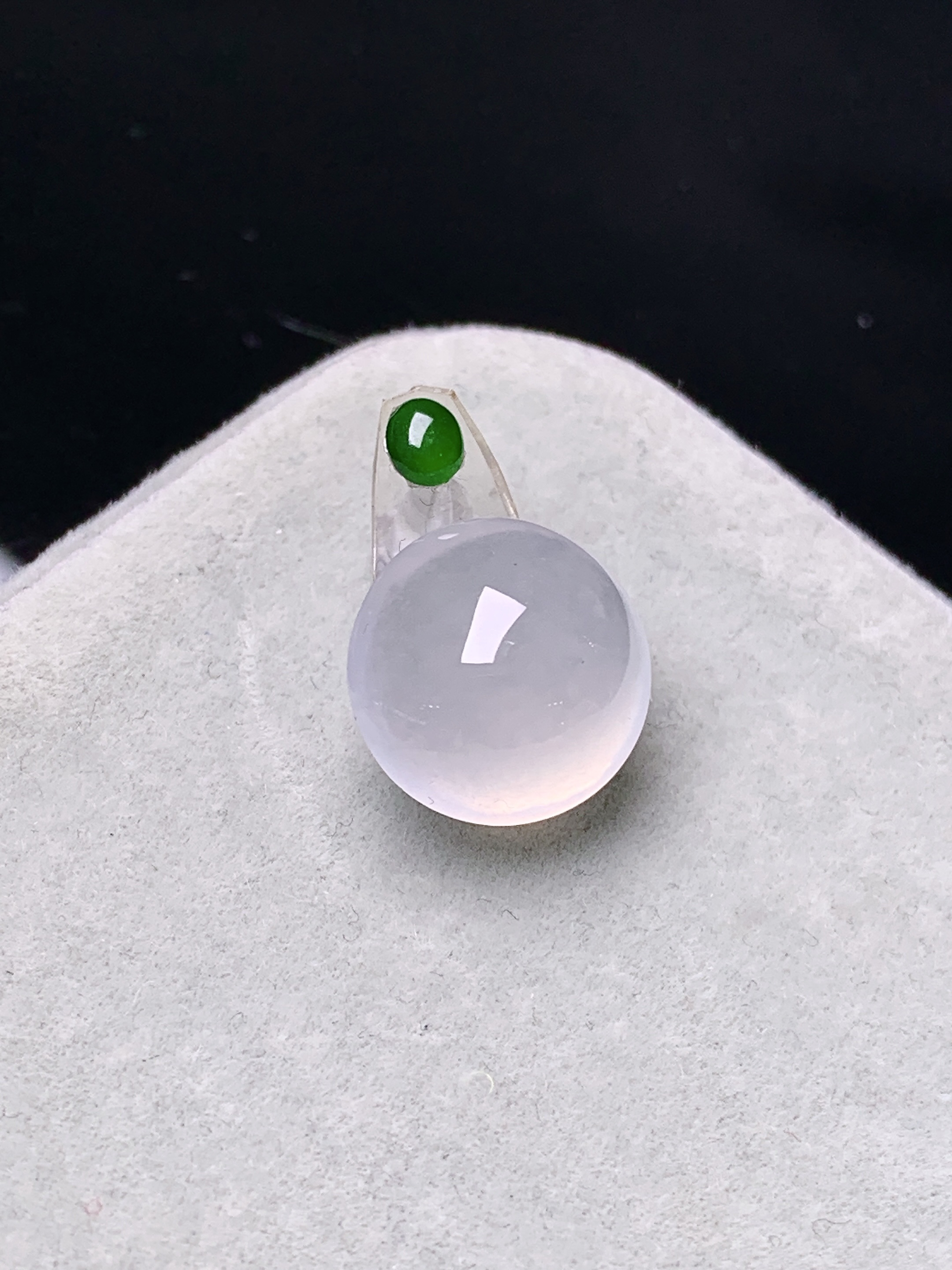 镶嵌款 冰种蛋面吊坠玉质细腻 色泽艳丽清新 水润亮眼 整体尺寸12*7.2*2x