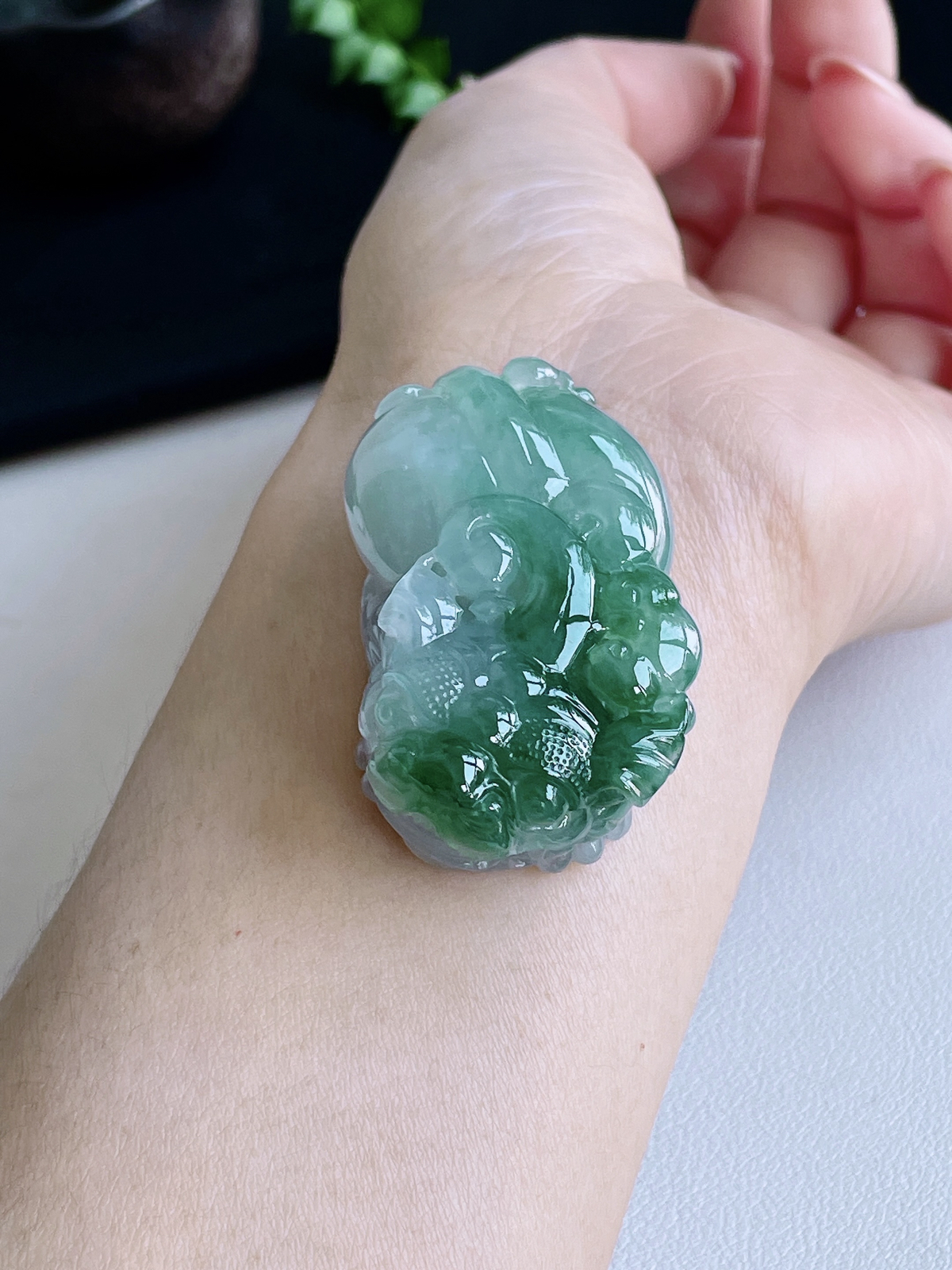 冰飘花貔貅吊坠
【尺寸】49.4-28-19.4