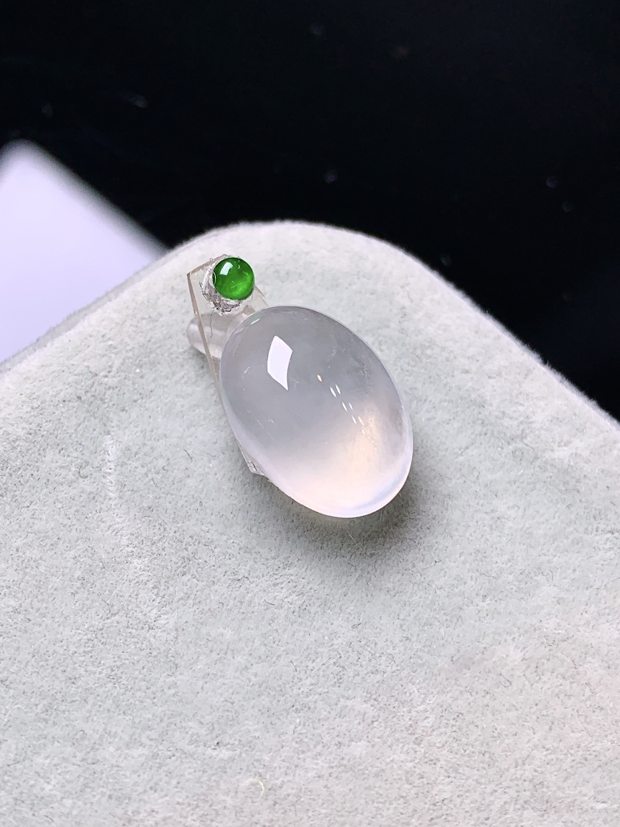 镶嵌款 冰种蛋面吊坠玉质细腻 色泽艳丽清新 水润亮眼 整体尺寸13*9.8*5.5*2x