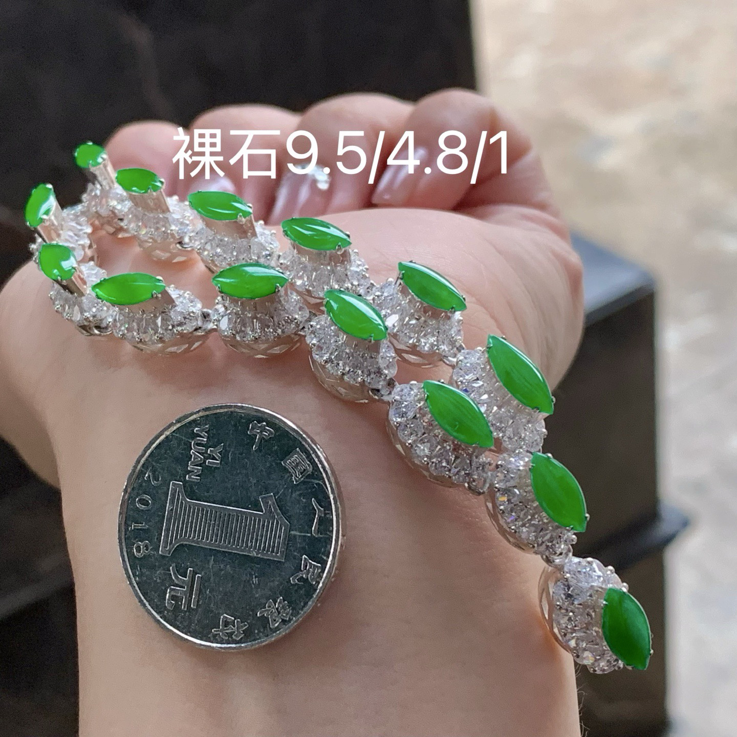 阳绿马眼戒面
颜色漂亮 铜托