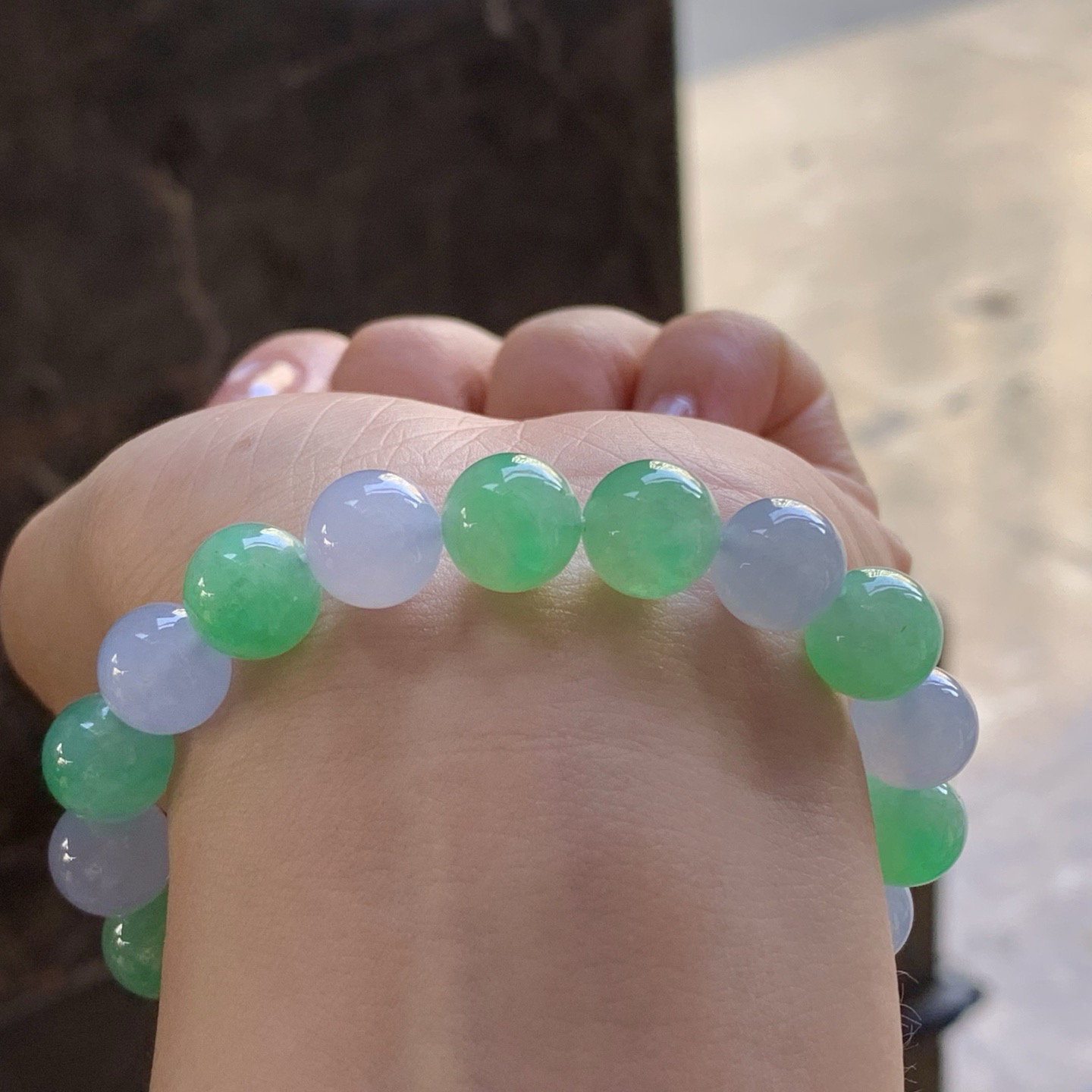 冰种春彩手串
颜色漂亮 种好水足