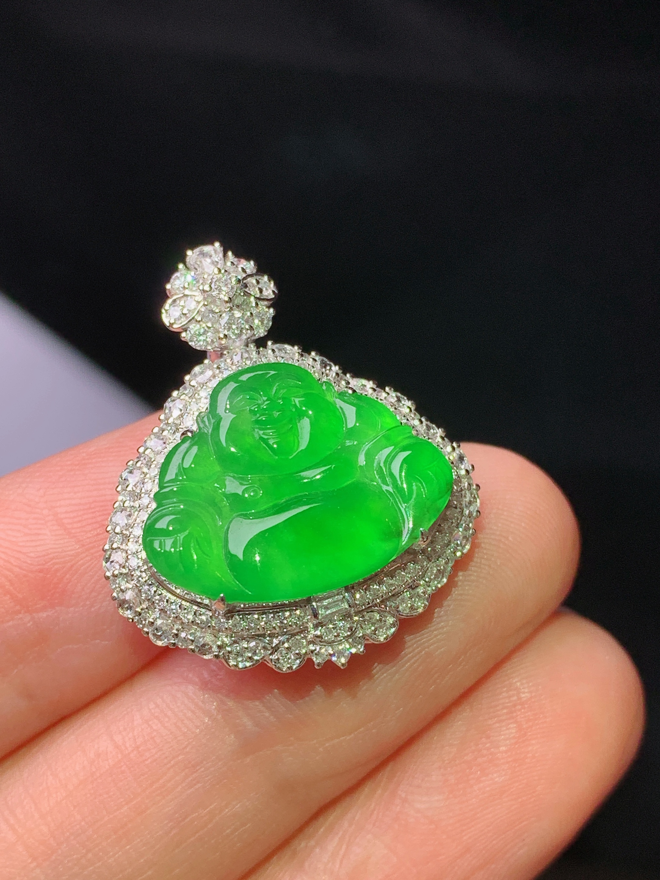 18k金钻镶嵌满绿佛公吊坠 玉质细腻 色泽艳丽清新 水润亮眼 整体尺寸26*22*9.8g2