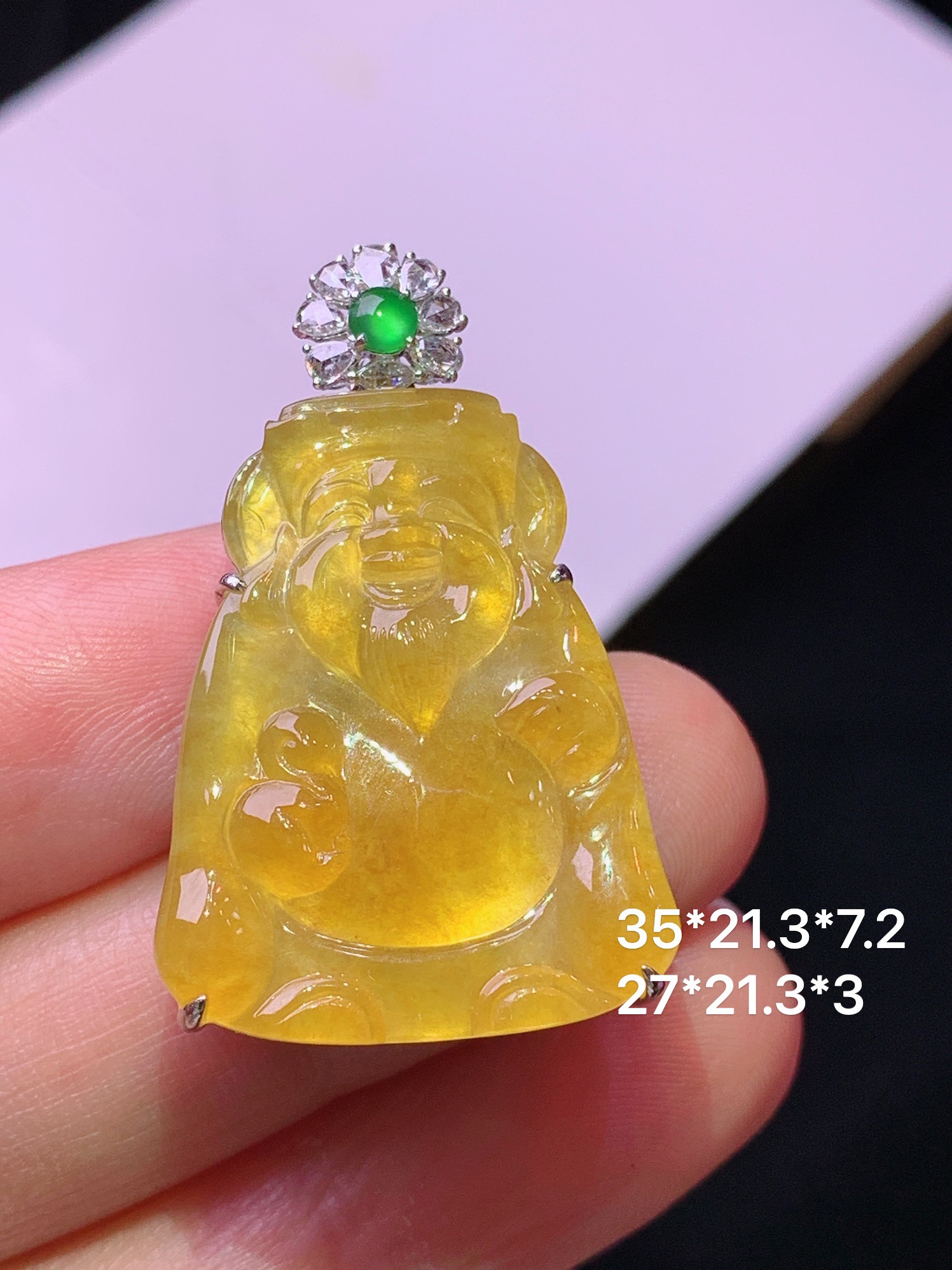 18k金钻镶嵌黄翡财神吊坠 玉质细腻 色泽艳丽清新 水润亮眼 整体尺寸35*21.3*7.2g2