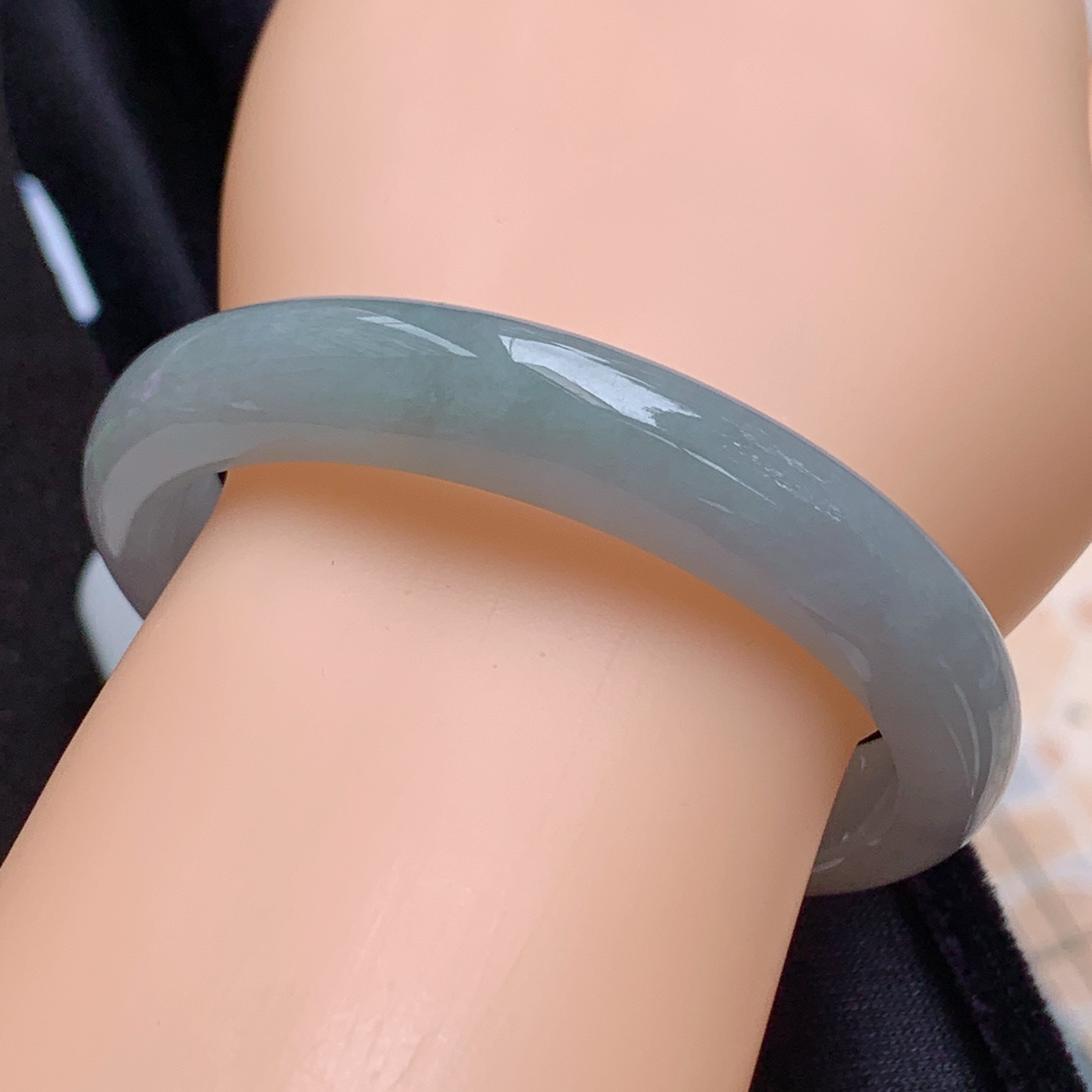 js实拍58*12*7.5平安镯 天然缅甸翡翠a货手镯清新宽边正圈玉镯子