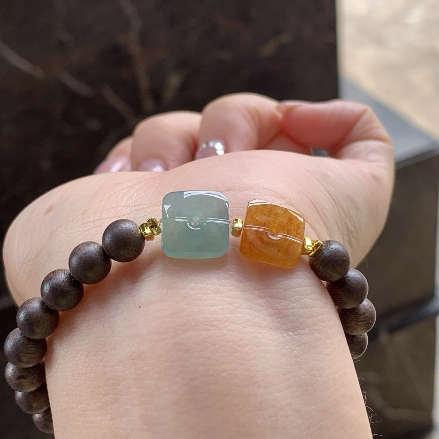 方扣手串
水润独特