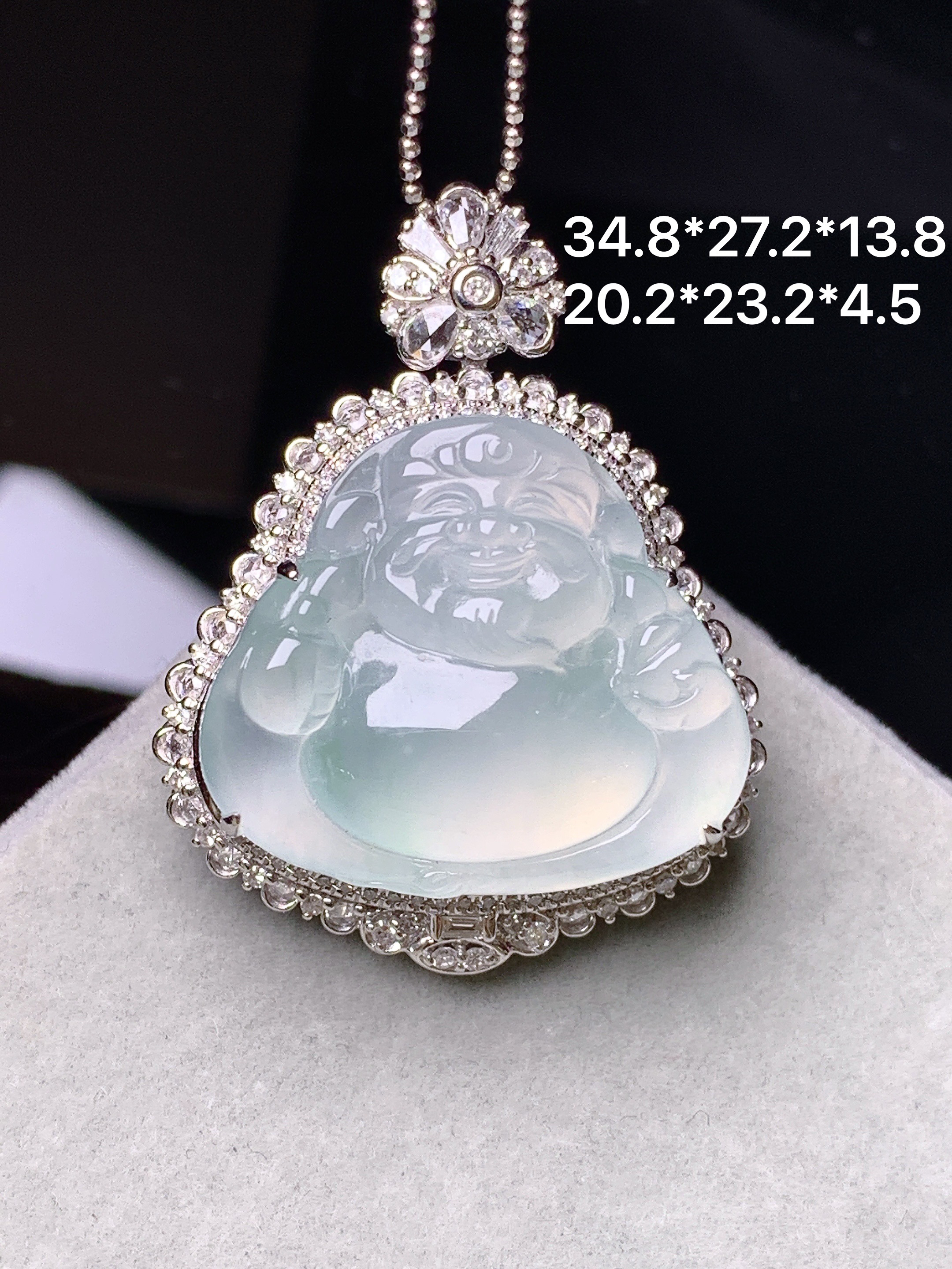 18k金钻镶嵌冰种财神吊坠 玉质细腻 色泽艳丽清新 水润亮眼 整体尺寸34.8*27.2*13.8g2