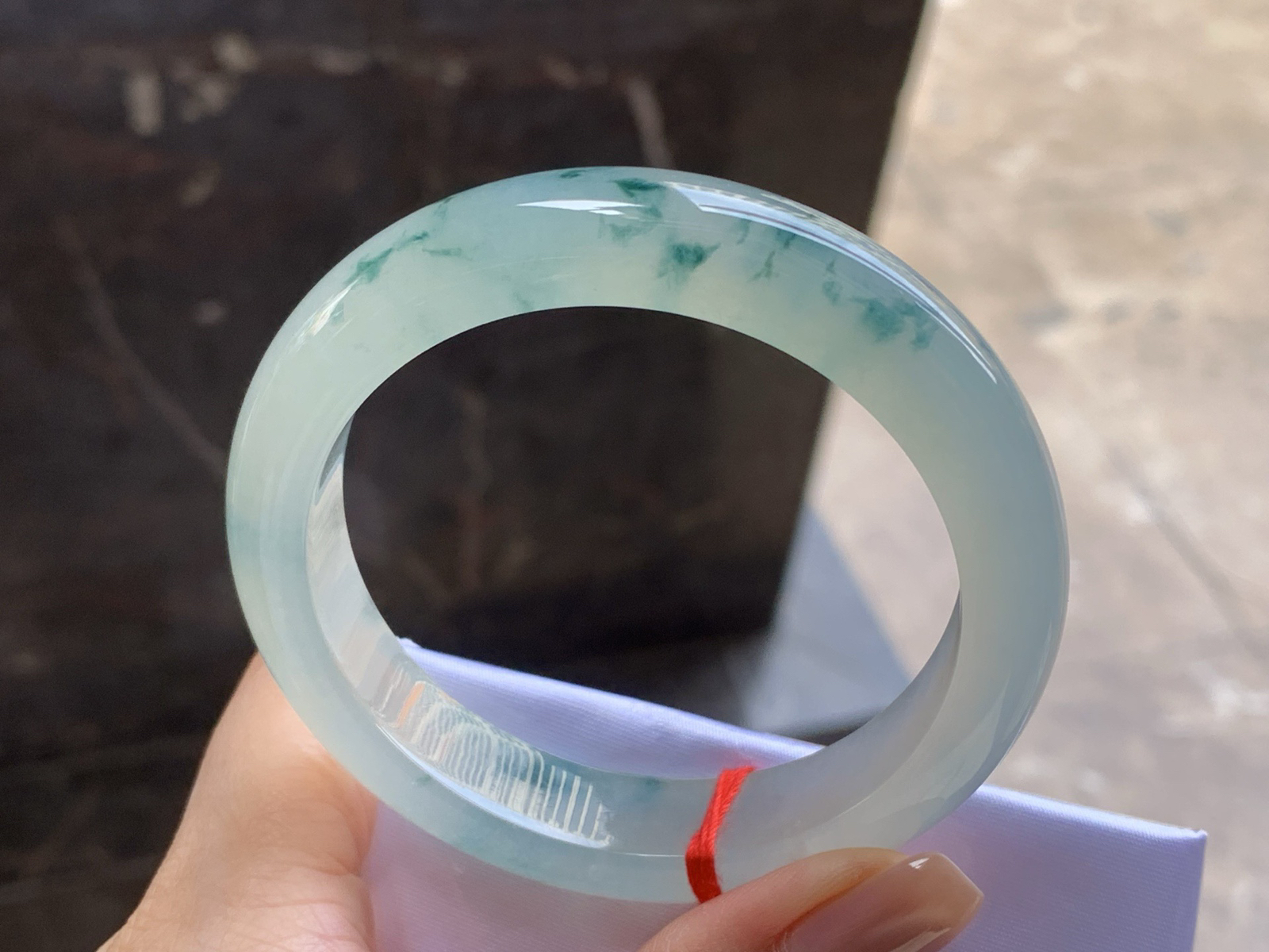 冰种飘花手镯
种好水足 56.5/12.9/8.8mm