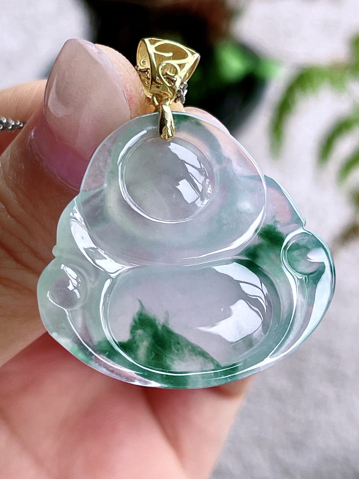 【镶嵌】高冰飘花佛公吊坠  
【说明】缅料 18k金镶嵌 性价比高  
【整体】39.9
【裸石】29.7-32.9-6.3