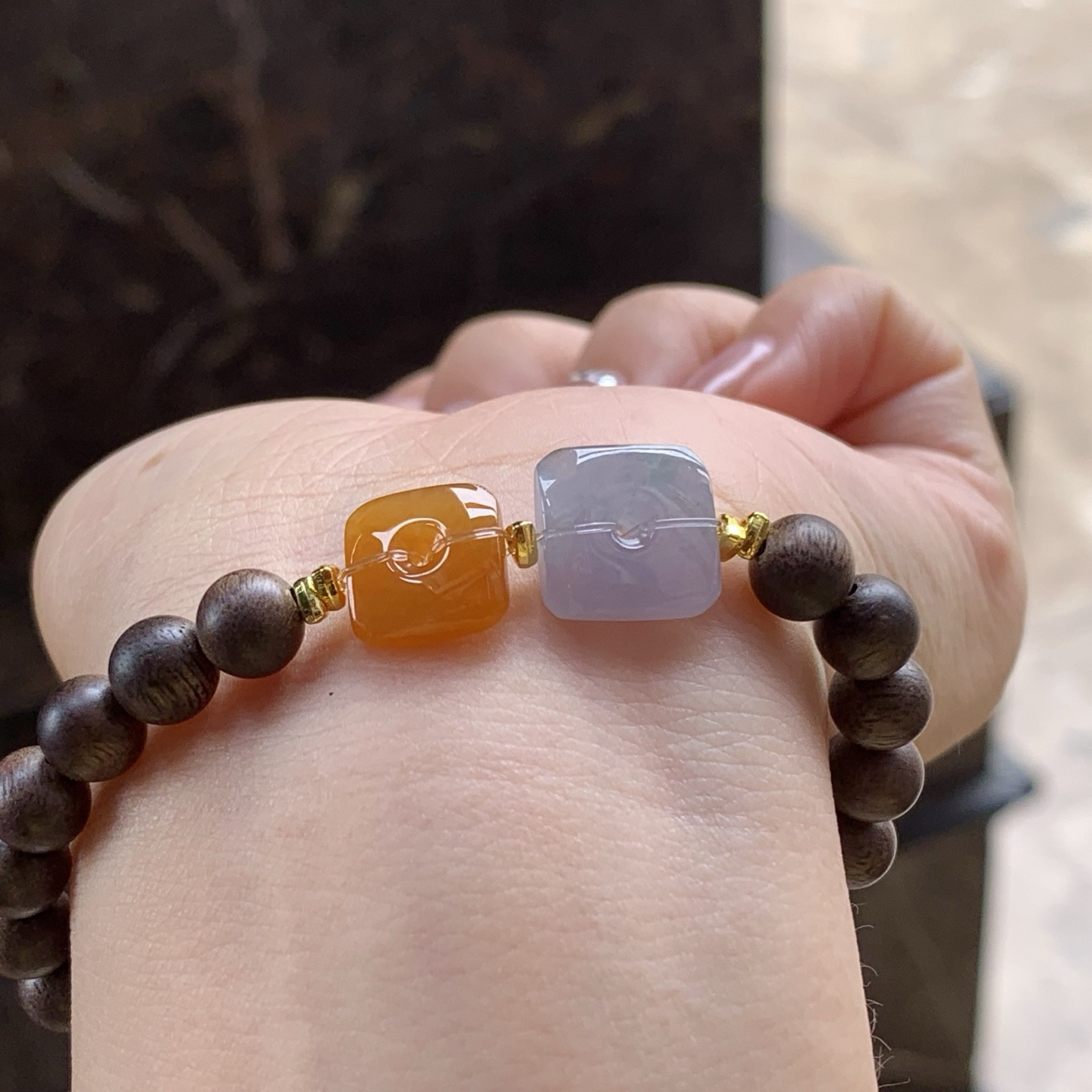 方扣手串
水润独特