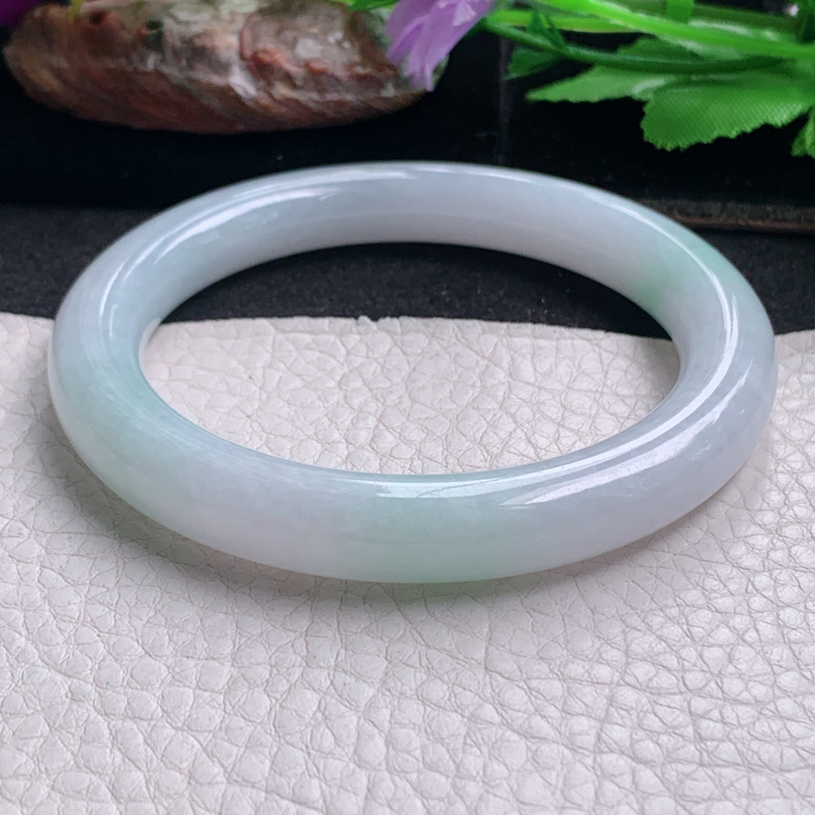 nr清新款58.5*10.2美人镯 天然缅甸翡翠a货手镯飘绿圆条正圈玉镯子