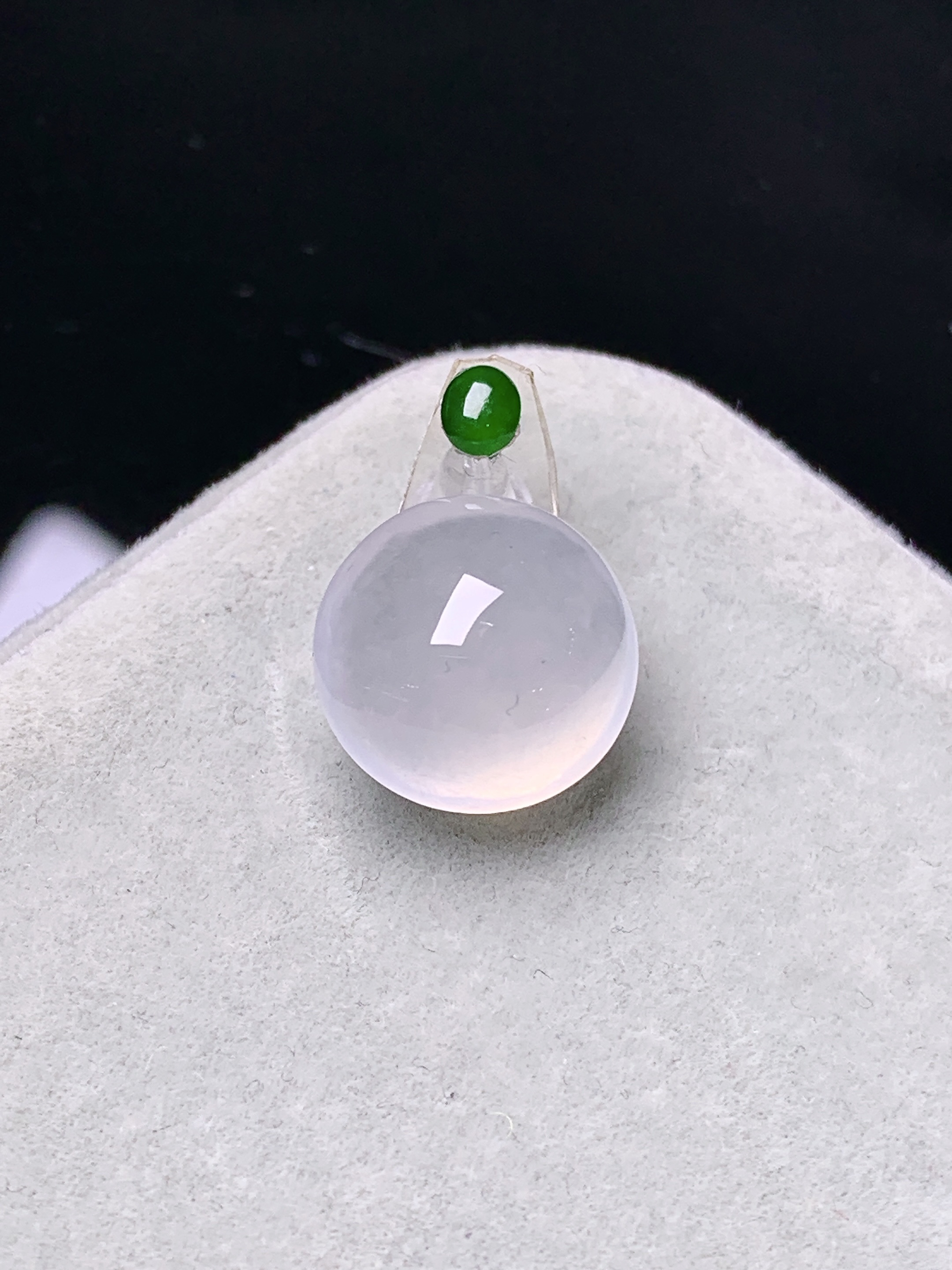 镶嵌款 冰种蛋面吊坠玉质细腻 色泽艳丽清新 水润亮眼 整体尺寸12*7.2*2x