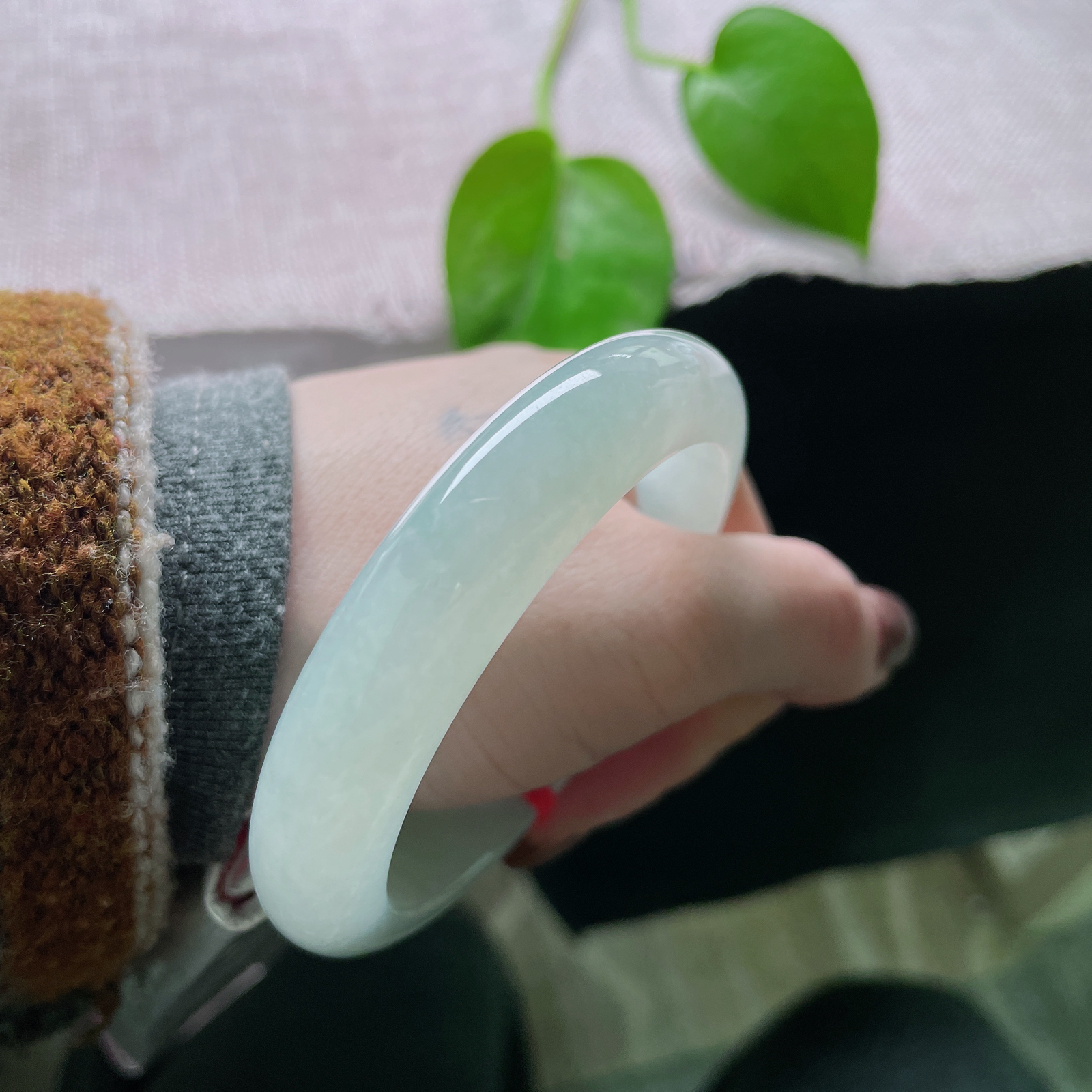 54.4/12.2/8.2，白月光正圈，水润，细腻，优雅，甜美，冰清玉洁。