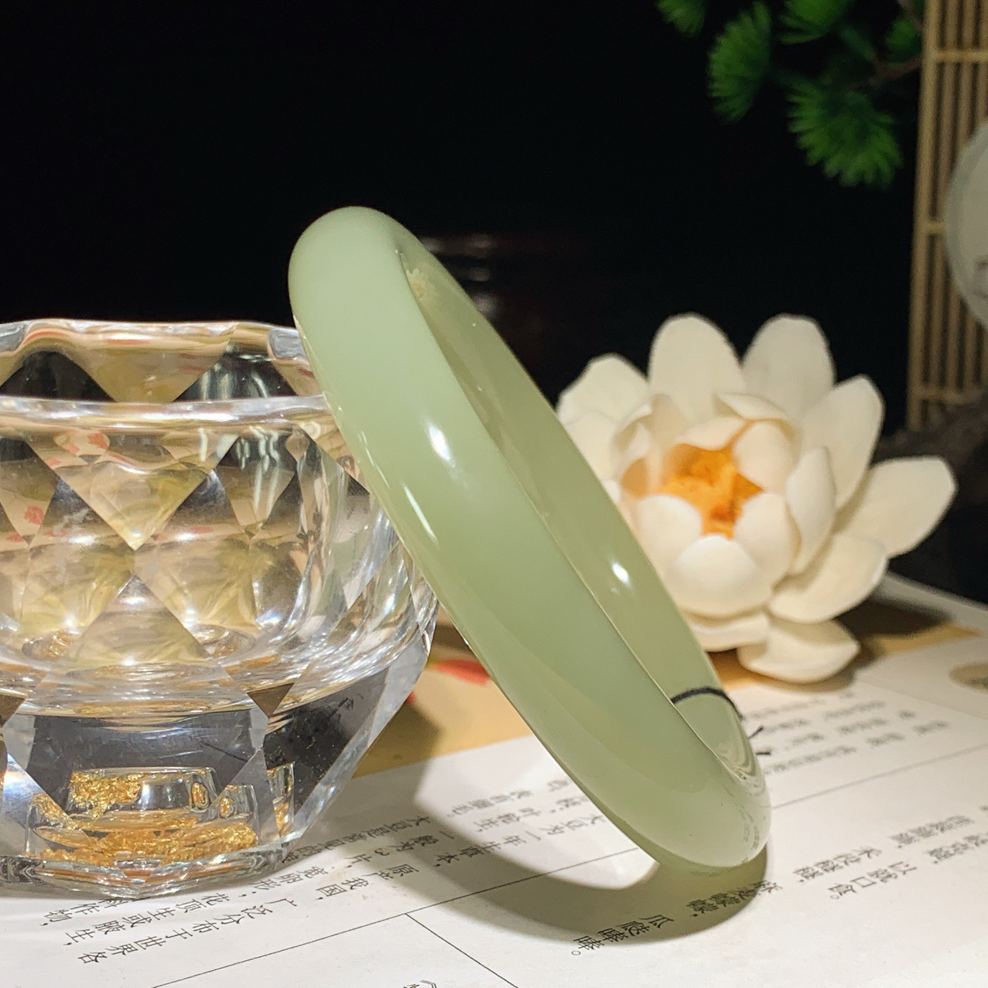 56圈口 和田玉清水手镯 56圈口条宽11玉质细腻油润。手推出油。佩戴高端典雅。lt260401