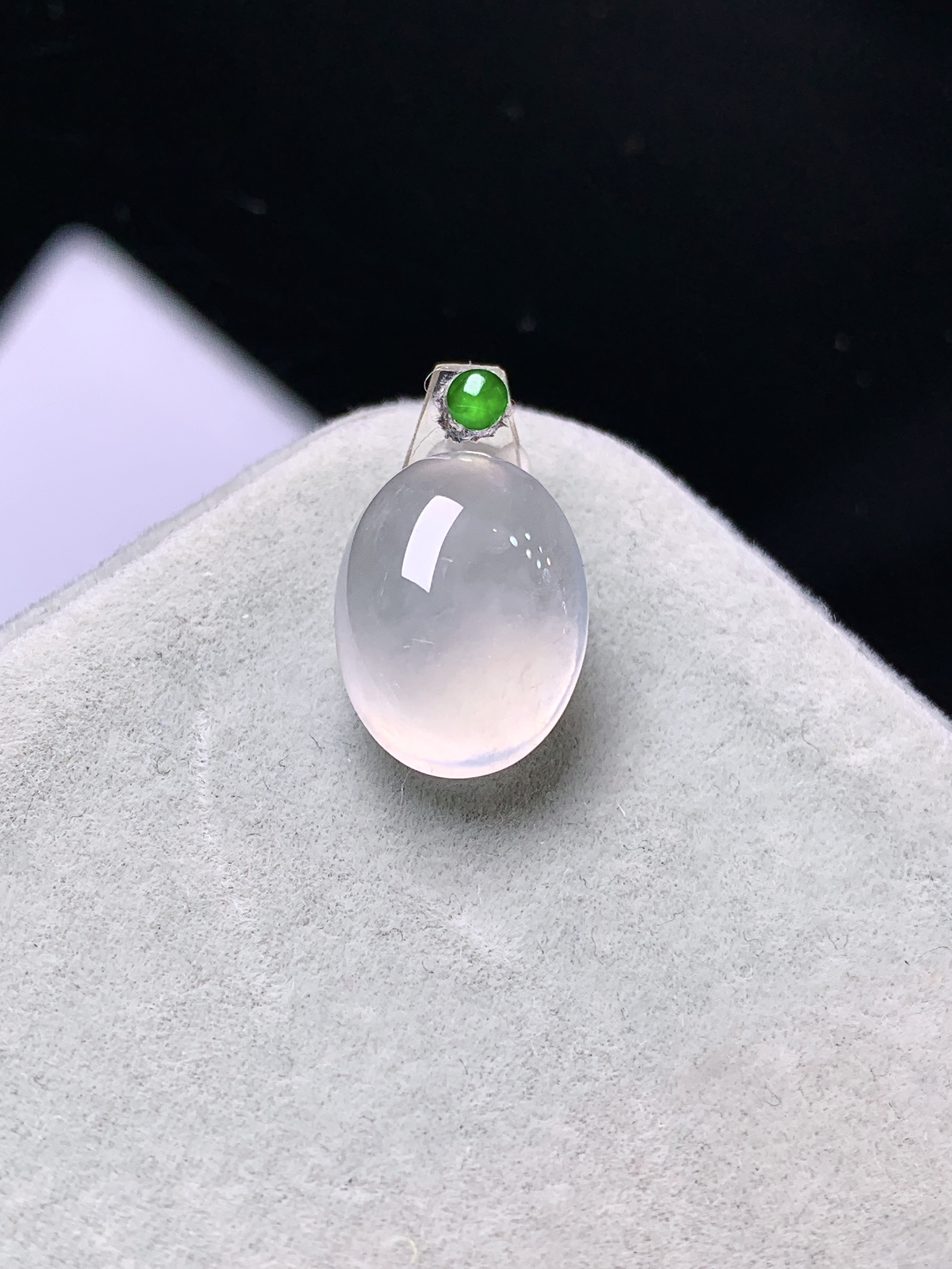 镶嵌款 冰种蛋面吊坠玉质细腻 色泽艳丽清新 水润亮眼 整体尺寸13*9.8*5.5*2x