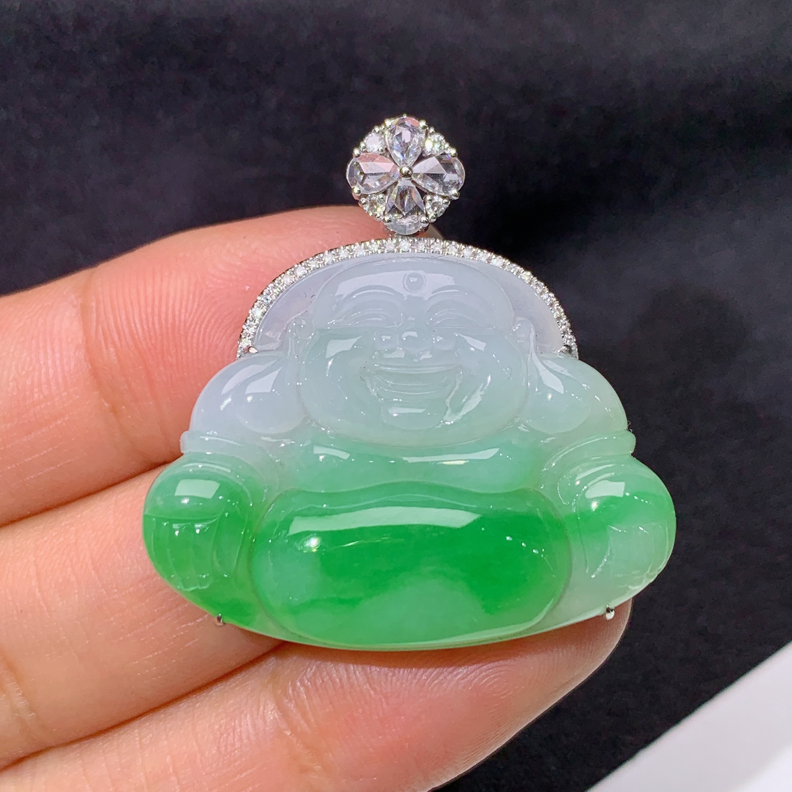 飘绿笑佛吊坠，18k金镶嵌，冰润色阳，品相好，种水足，Fc 尺寸33.3*32.6*7.7