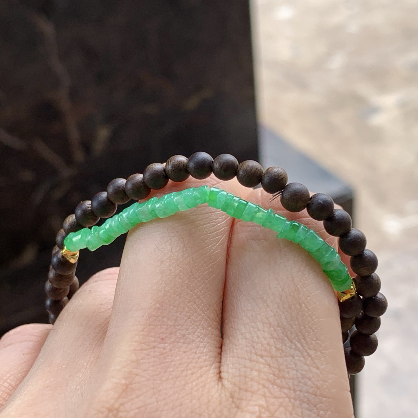 带色手串
水润独特 沉香