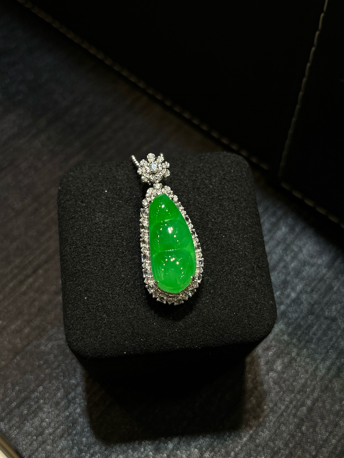 正阳绿满色福豆
18k金镶嵌
尺寸看图一