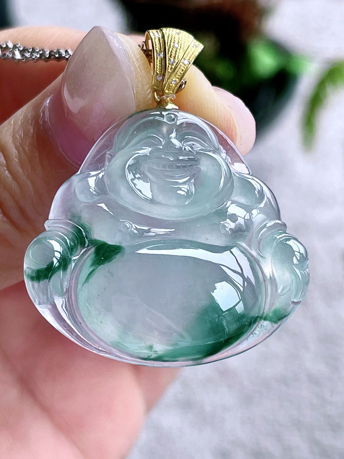 【镶嵌】高冰飘花佛公吊坠  
【说明】缅料 18k金镶嵌 性价比高  
【整体】39.9
【裸石】29.7-32.9-6.3