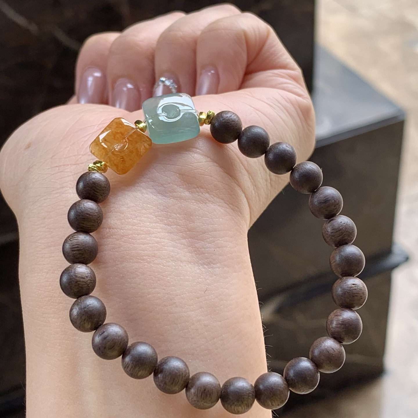 方扣手串
水润独特