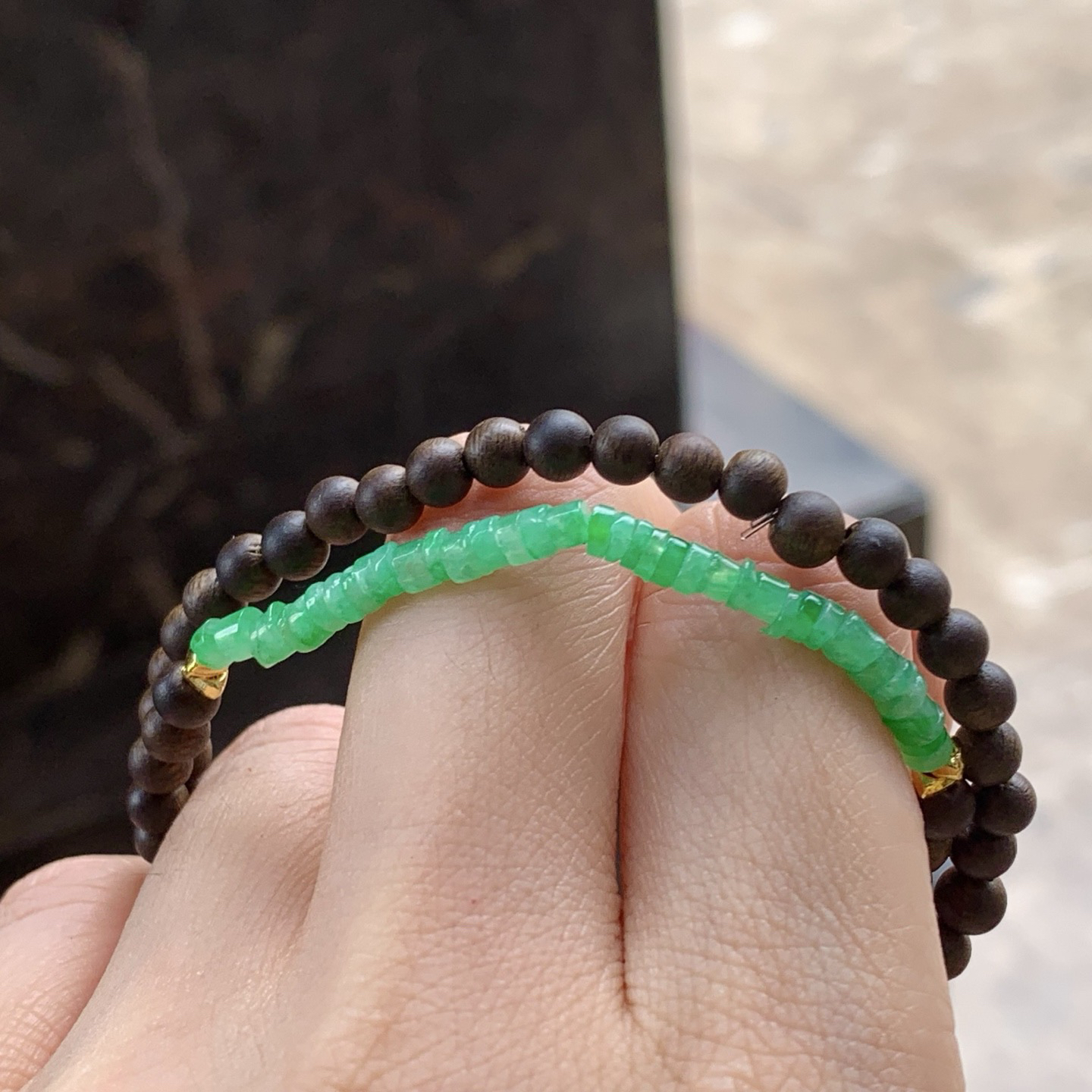 带色手串
水润独特 沉香