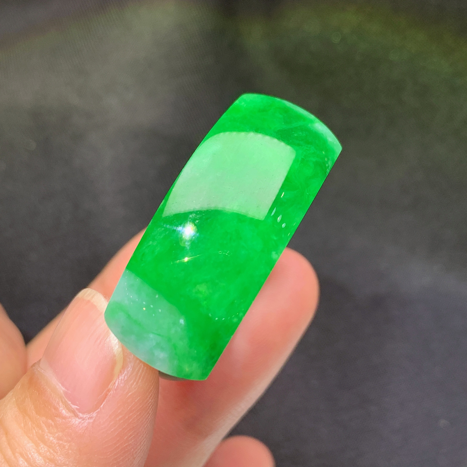 阳绿扳指，戒圈，冰润色阳，种老水足，Hon 圈口23 尺寸12.5*7.3