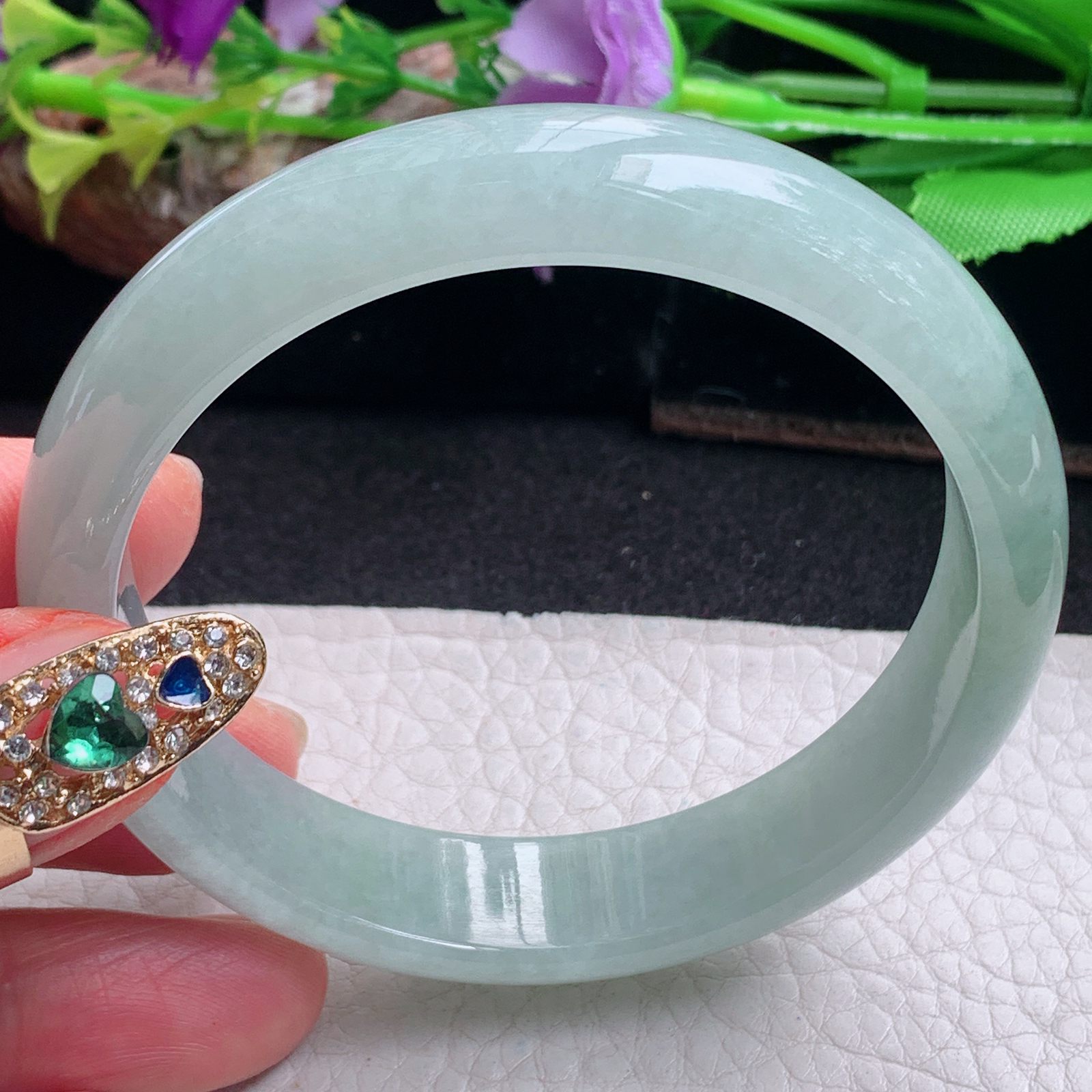 js实拍57*13*6.8平安镯 天然缅甸翡翠a货手镯清新宽边正圈玉镯子