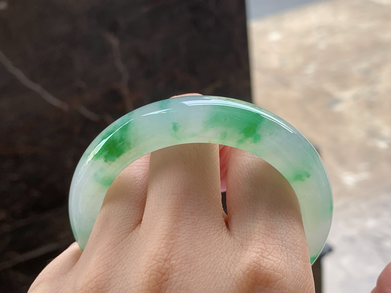 冰飘色手镯
种色俱佳 53.2/12.5/9.5mm