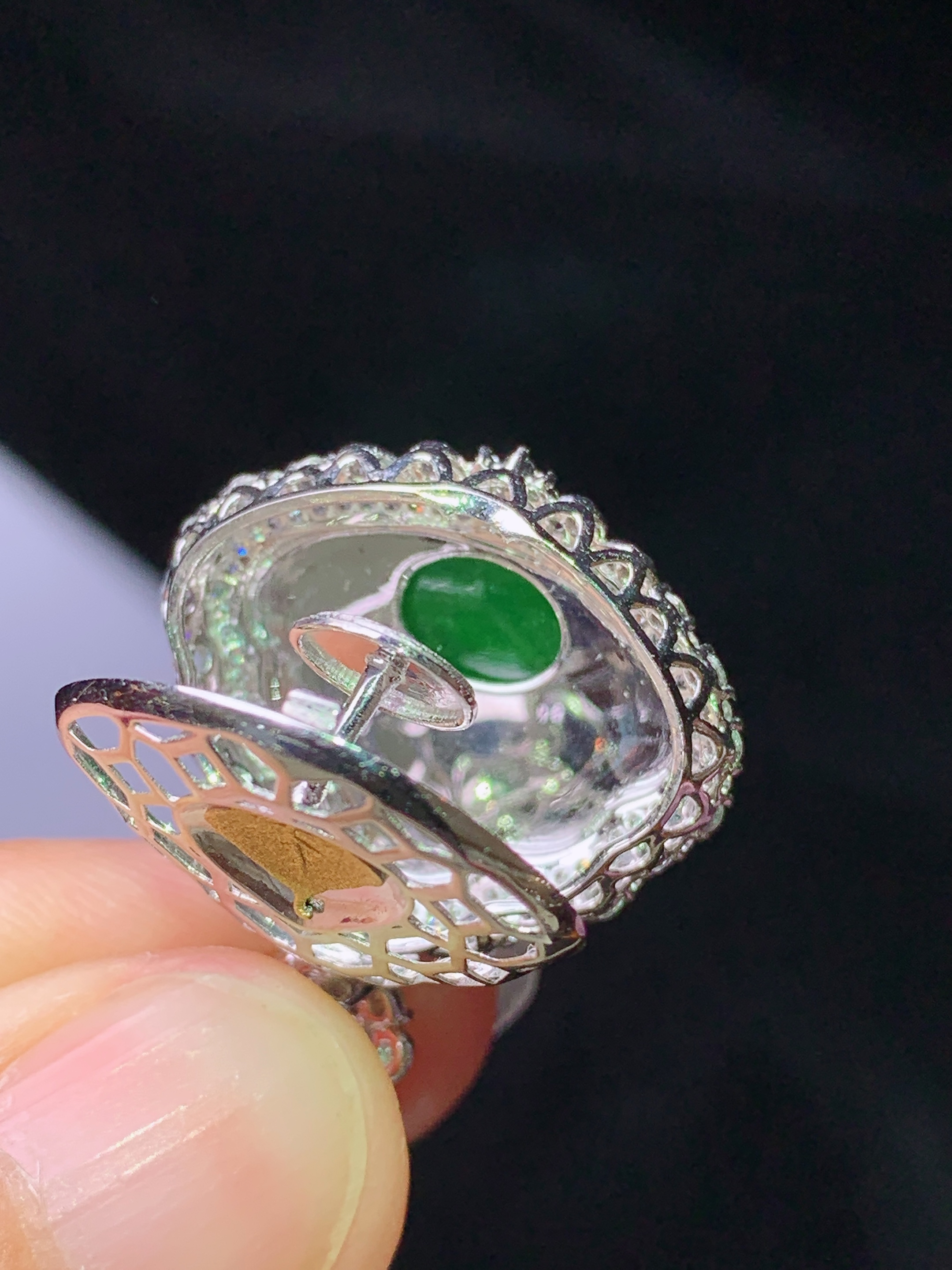 18k金钻镶嵌满绿佛公吊坠 玉质细腻 色泽艳丽清新 水润亮眼 整体尺寸26*22*9.8g2