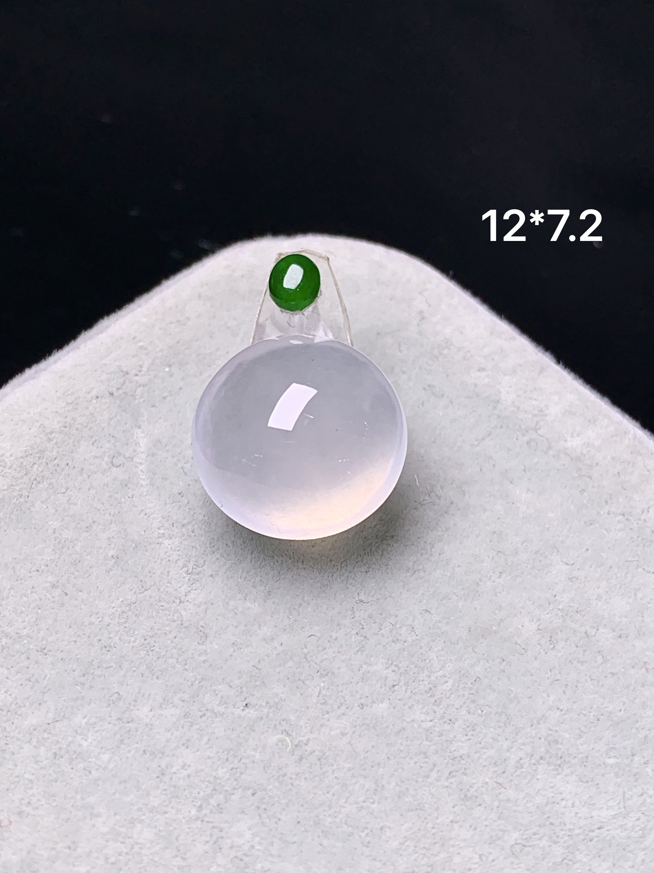 镶嵌款 冰种蛋面吊坠玉质细腻 色泽艳丽清新 水润亮眼 整体尺寸12*7.2*2x