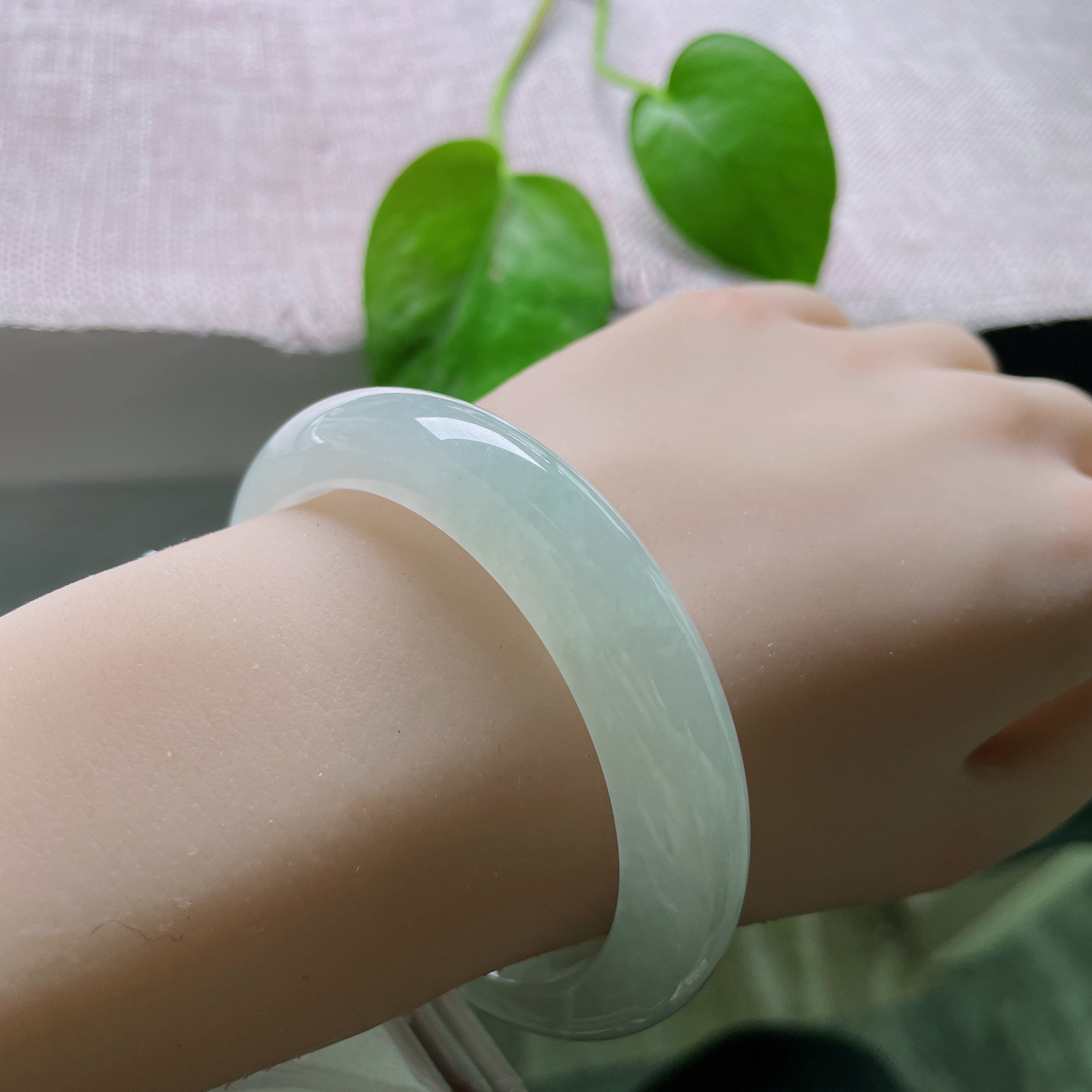 54.4/12.2/8.2，白月光正圈，水润，细腻，优雅，甜美，冰清玉洁。