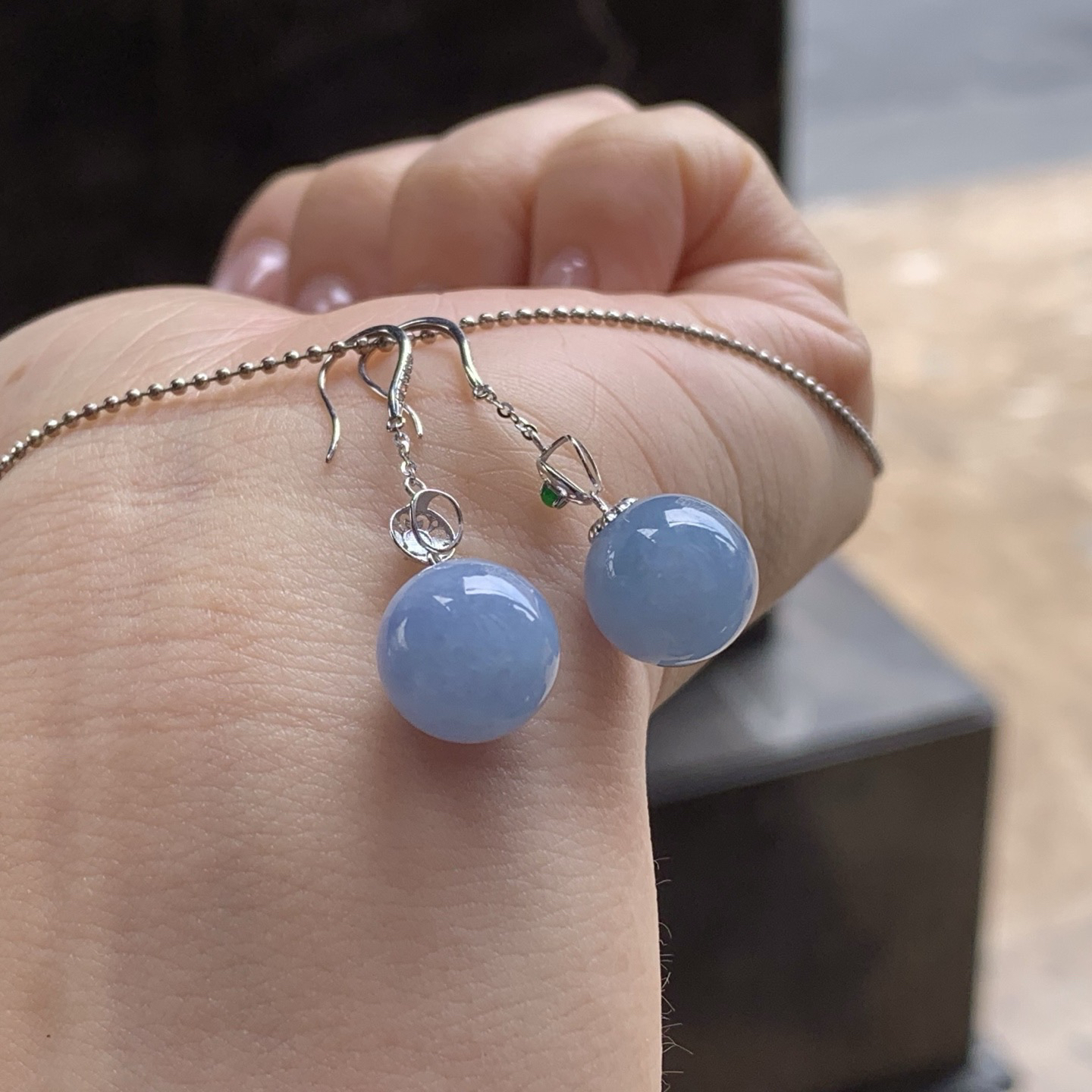 春色转运珠耳坠
独特 真金镶嵌