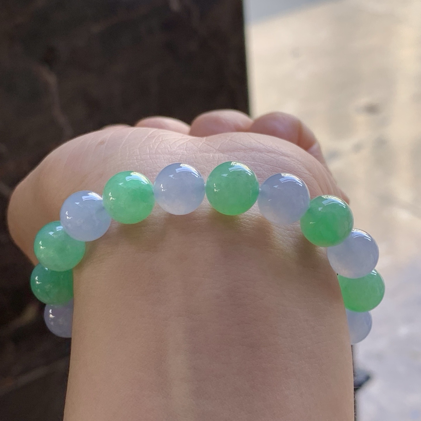 冰种春彩手串
颜色漂亮 种好水足