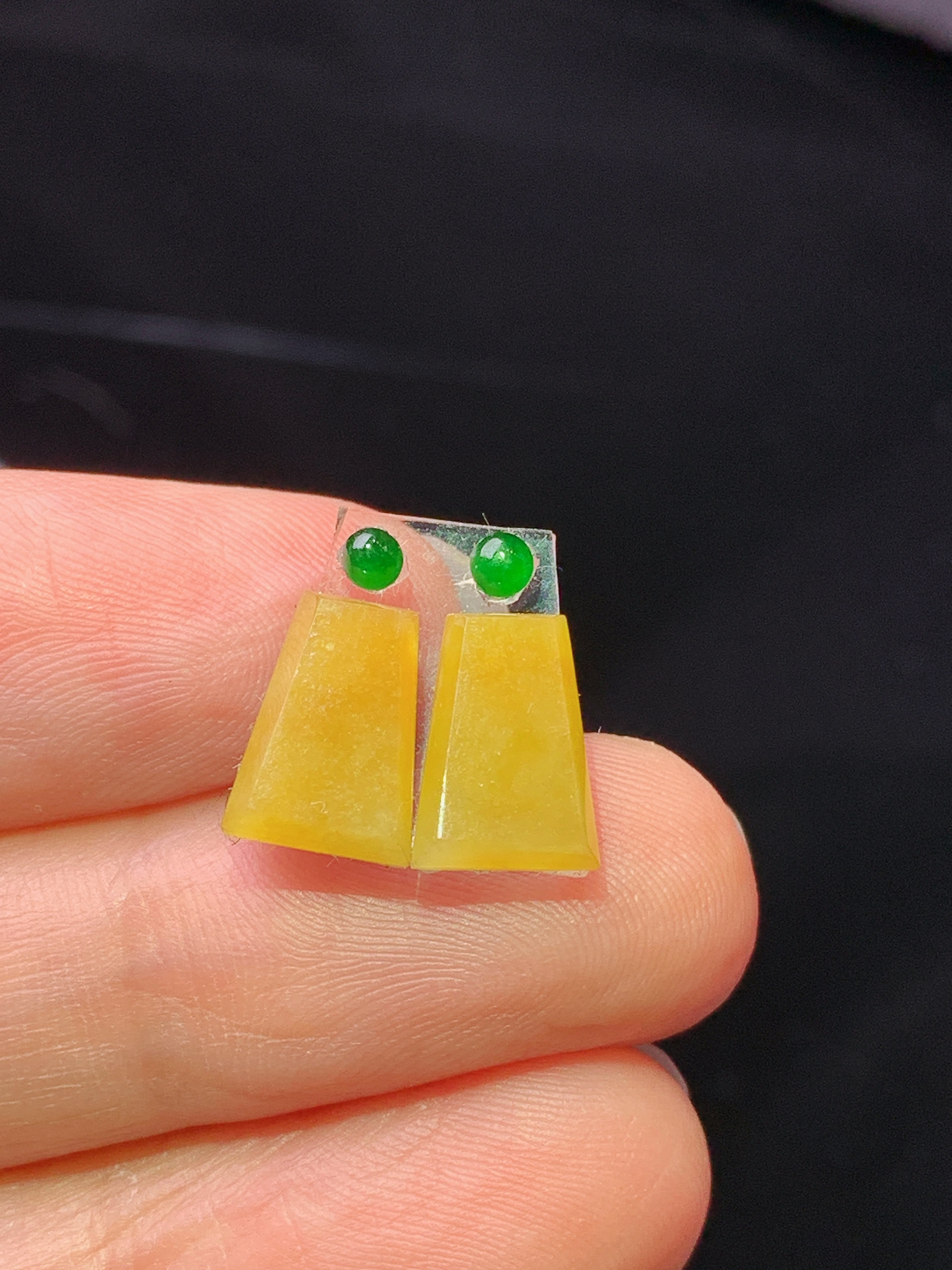 镶嵌款 黄翡无事牌一对 玉质细腻 色泽艳丽清新 水润亮眼 整体尺寸10*6.8*2.2*2x