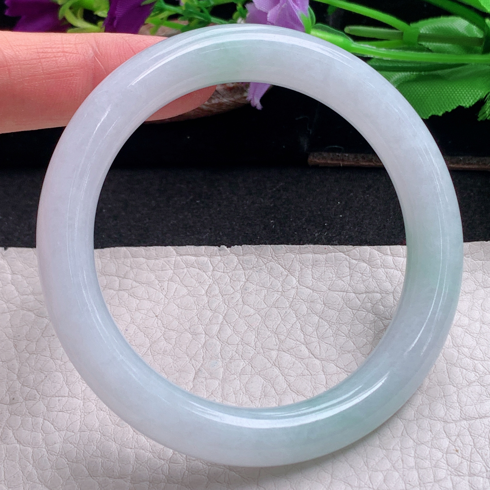 nr清新款58.5*10.2美人镯 天然缅甸翡翠a货手镯飘绿圆条正圈玉镯子