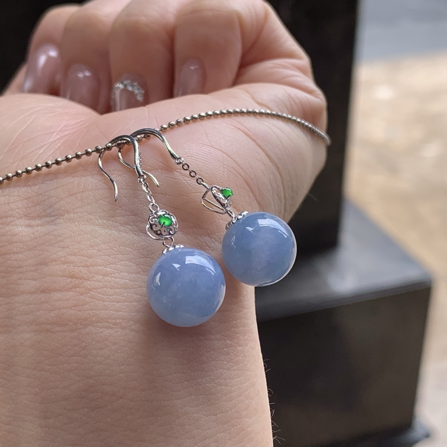 春色转运珠耳坠
独特 真金镶嵌