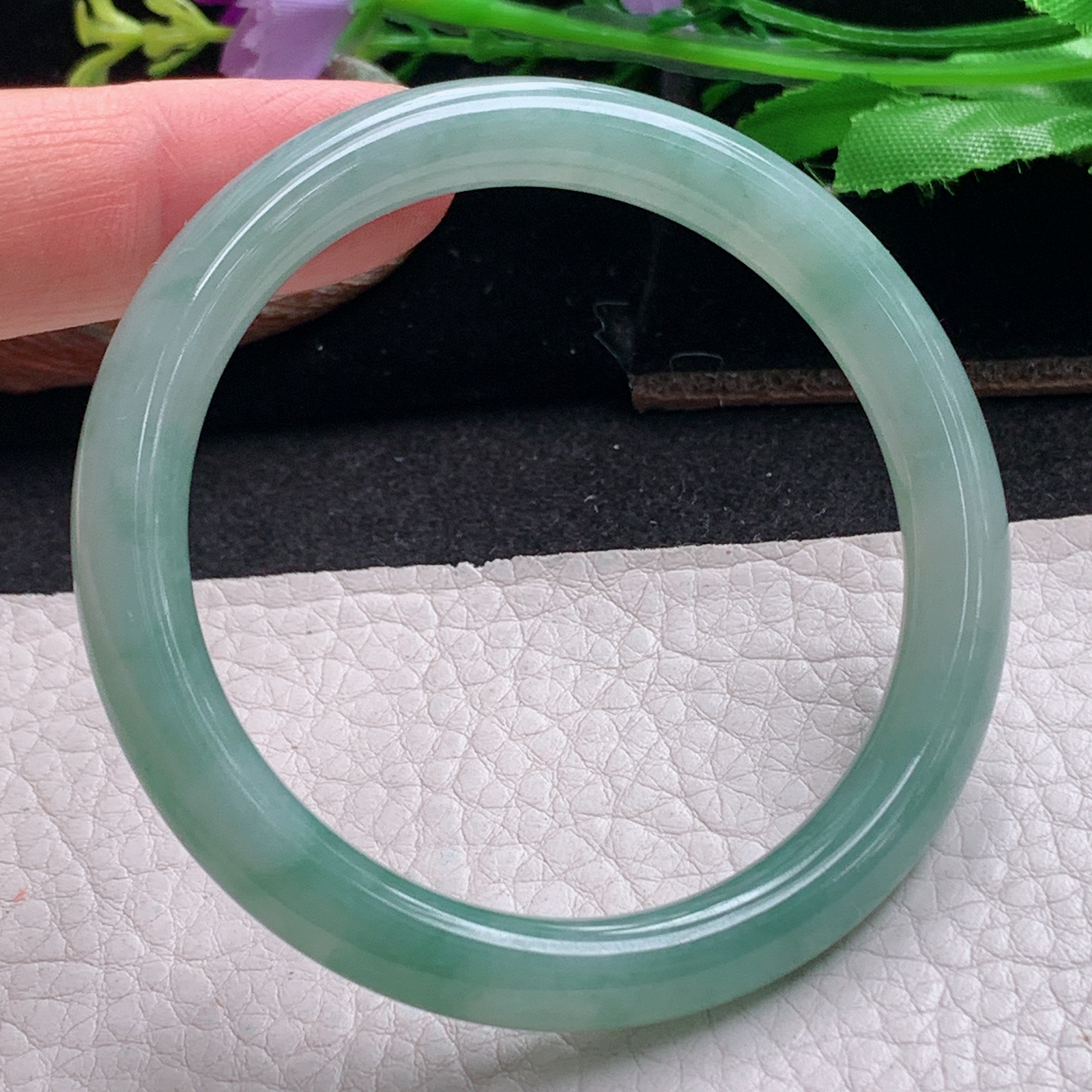 ee小圈口52.5*8美人镯 天然缅甸翡翠a货手镯晴绿飘花圆条正圈叮当镯