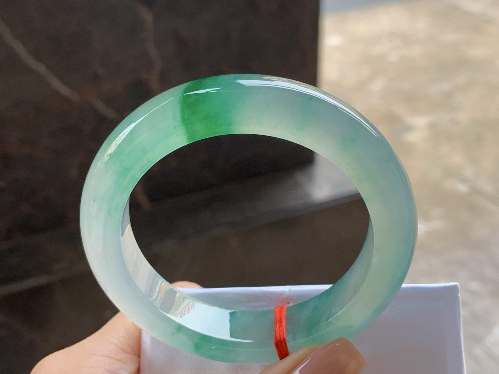 冰种色花手镯
种老水足 53.7/12.6/9.7mm