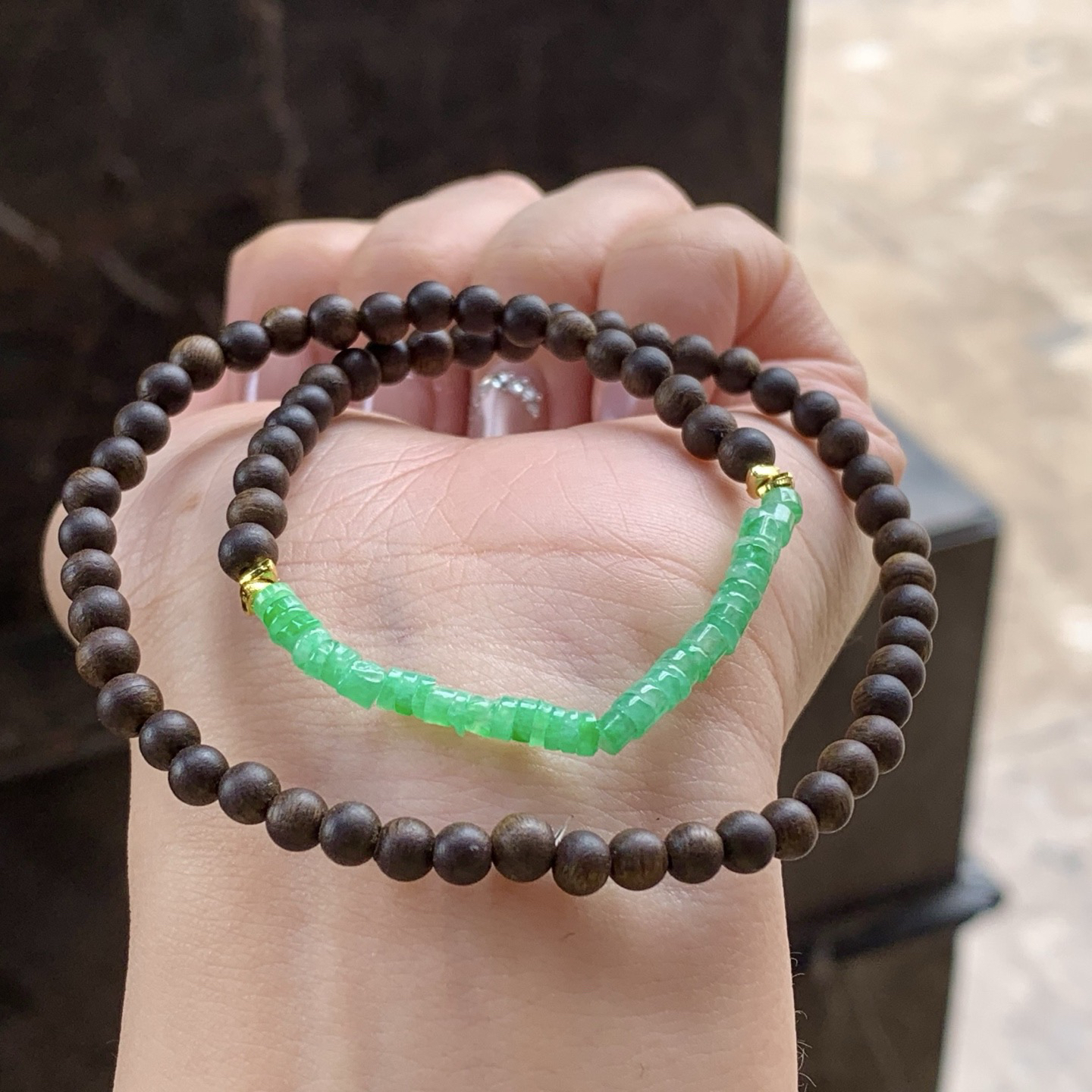 带色手串
水润独特 沉香