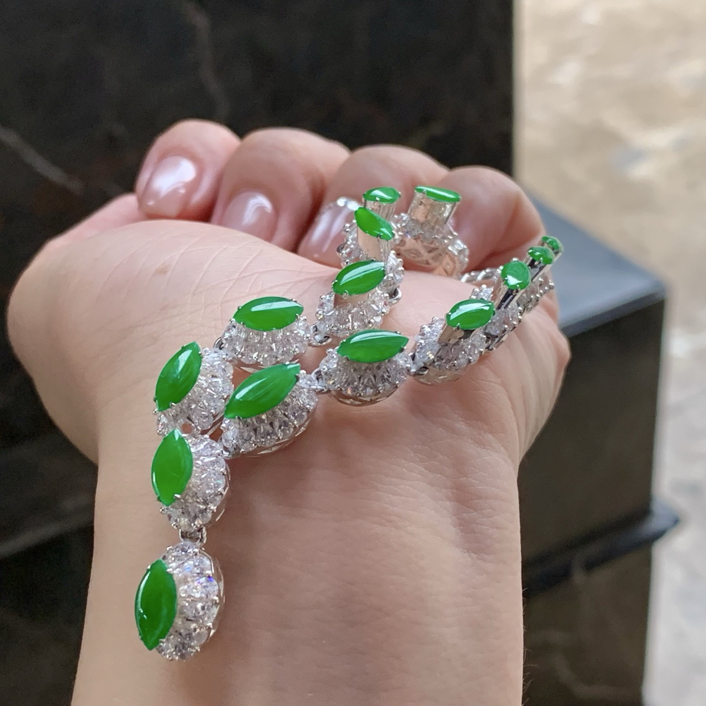 阳绿马眼戒面
颜色漂亮 铜托