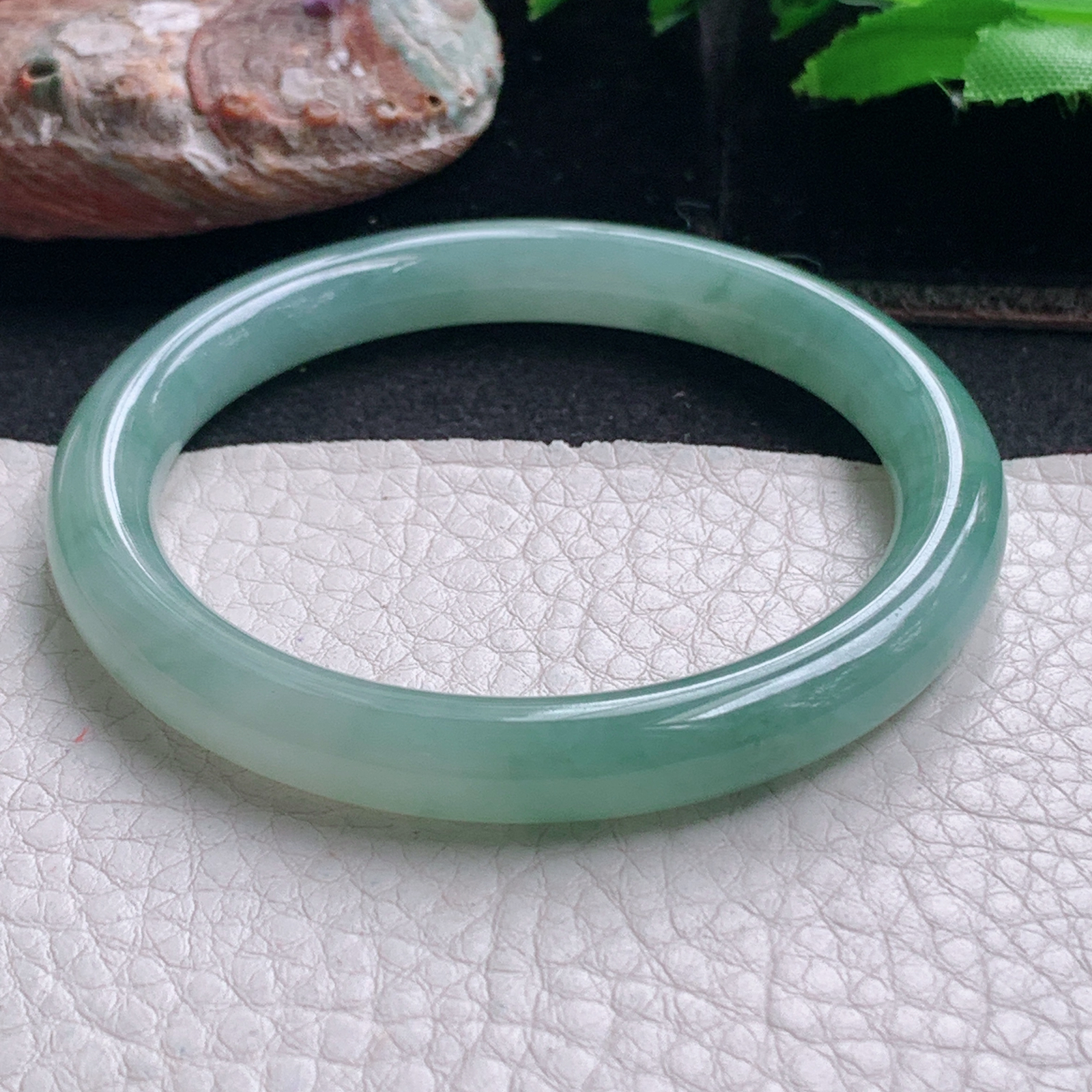 ee小圈口52.5*8美人镯 天然缅甸翡翠a货手镯晴绿飘花圆条正圈叮当镯