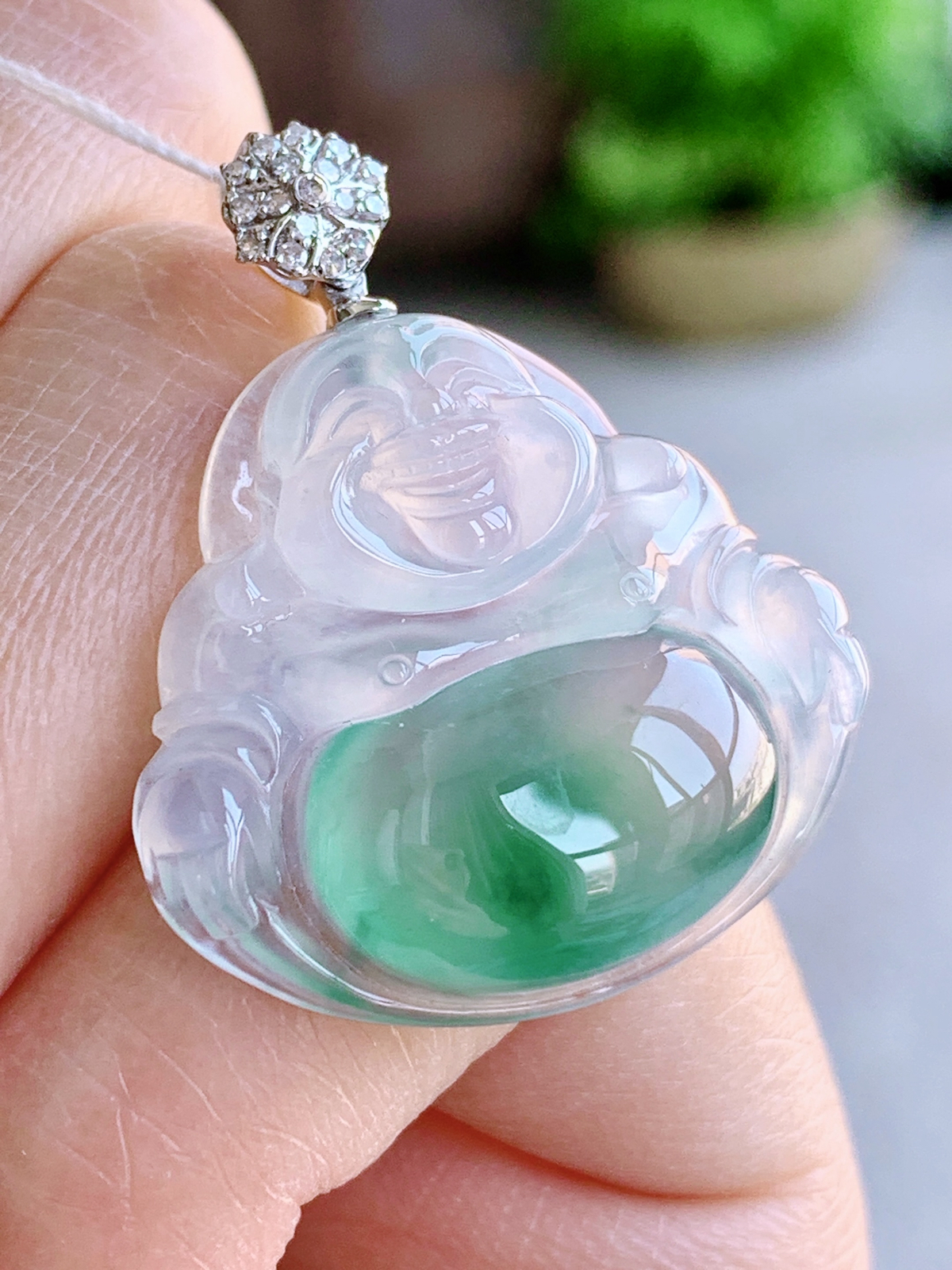 【镶嵌】🫧冰飘花佛公吊坠  
【说明】缅料 18k金镶嵌 性价比高  
【整体】32.8
【裸石】2