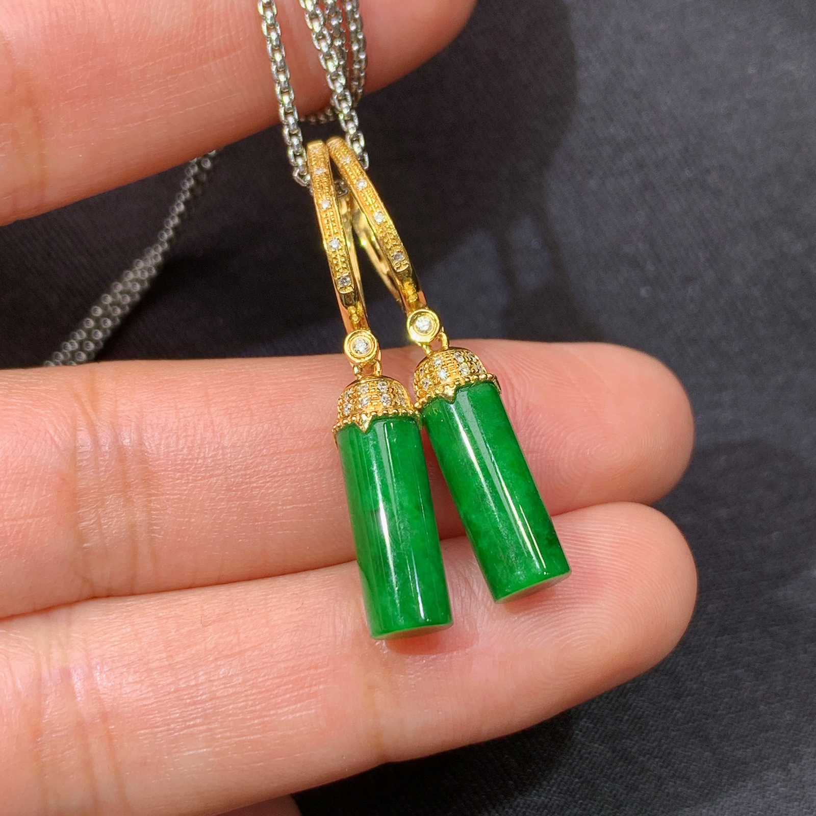 辣绿无事牌耳坠，18k金镶嵌，简约时尚，冰润色阳，种水足，M002 尺寸12.9*5.1