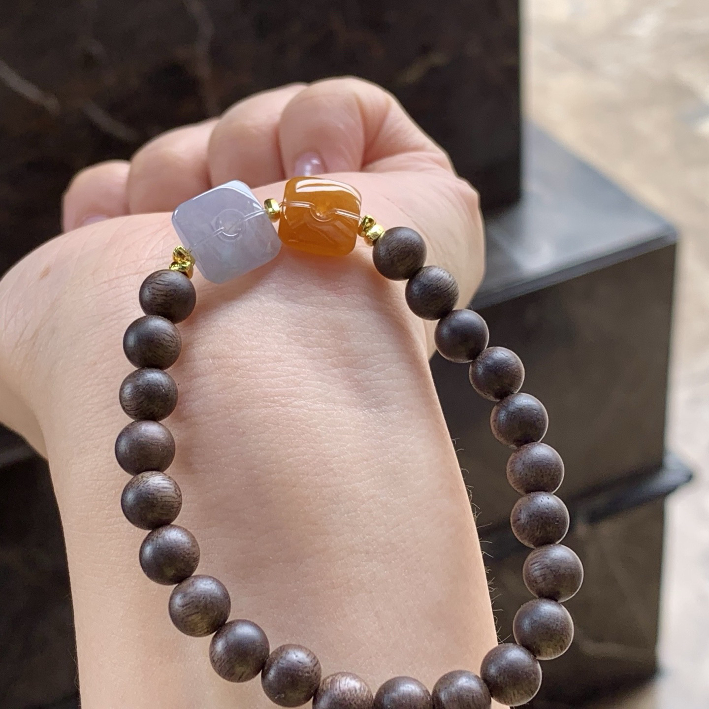 方扣手串
水润独特