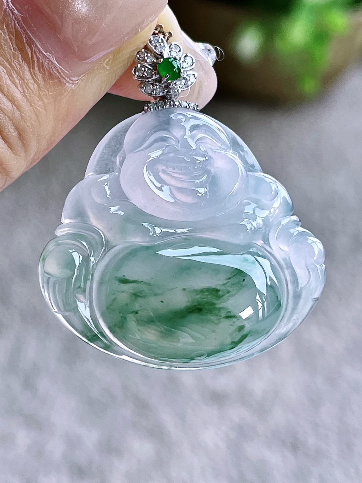 【镶嵌】高冰飘花佛公吊坠  
【说明】缅料 18k金镶嵌 完美 性价比高  
【整体】39.2
【